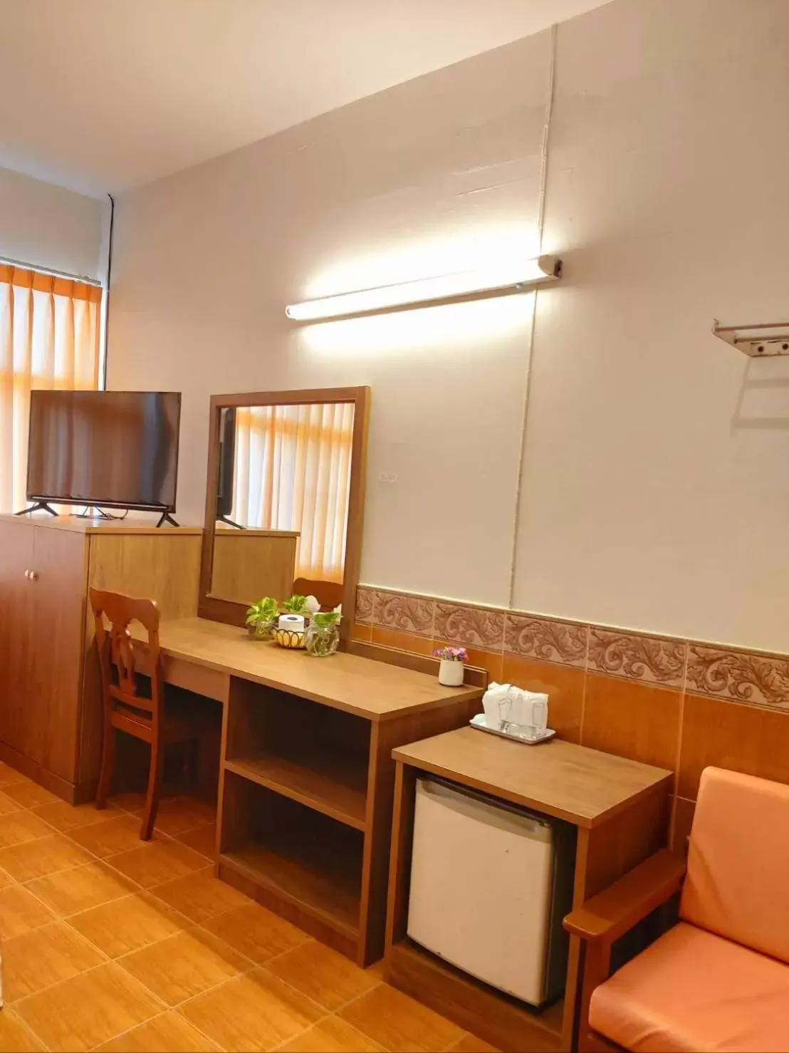 Queen Room with Two Queen Beds in Suriwong Chumphon Hotel Queen Room with Two Queen Beds in Suriwong Chumphon Hotel