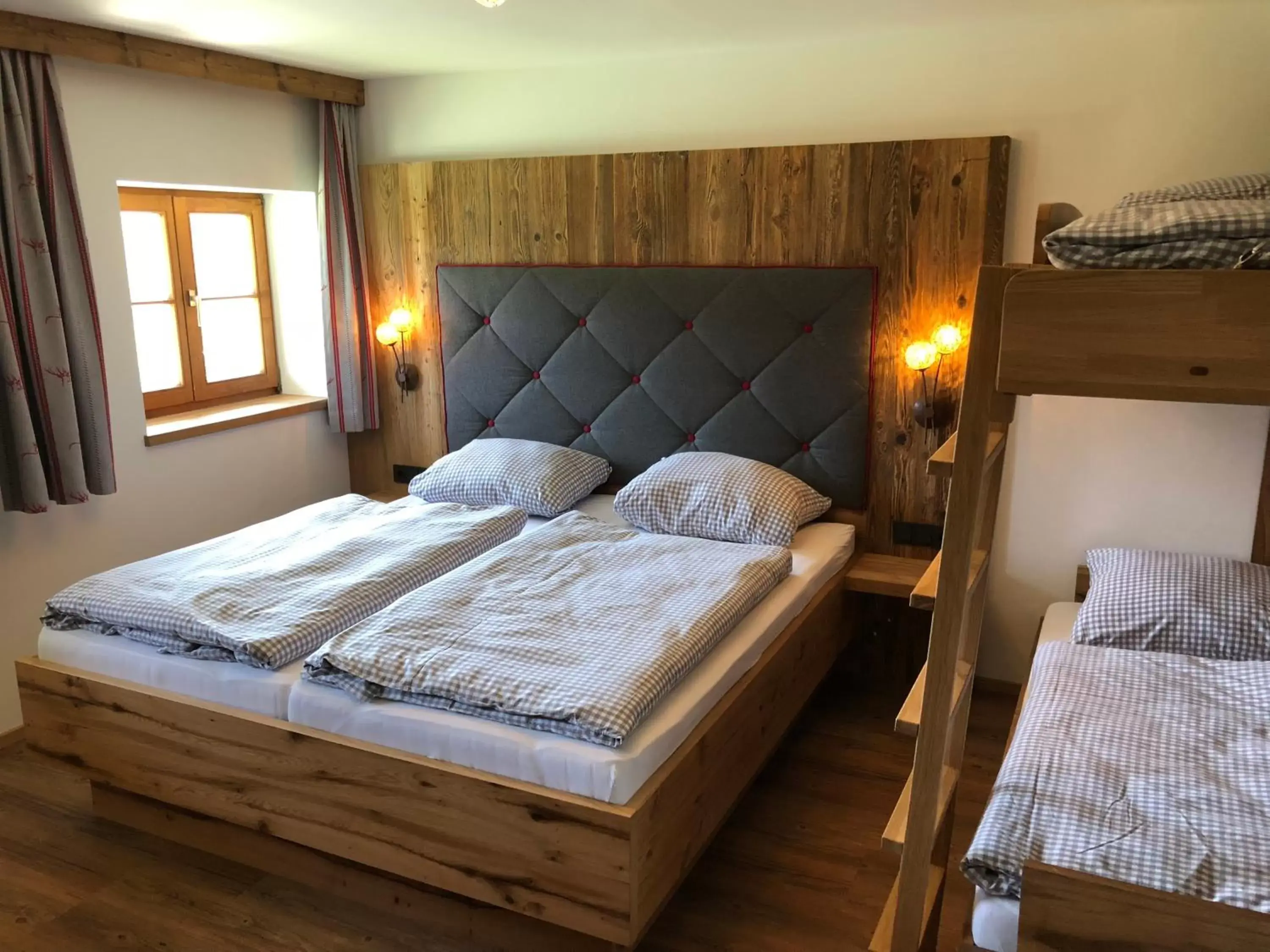 Quadruple Room in Berggasthof Obere Firstalm Quadruple Room in Berggasthof Obere Firstalm