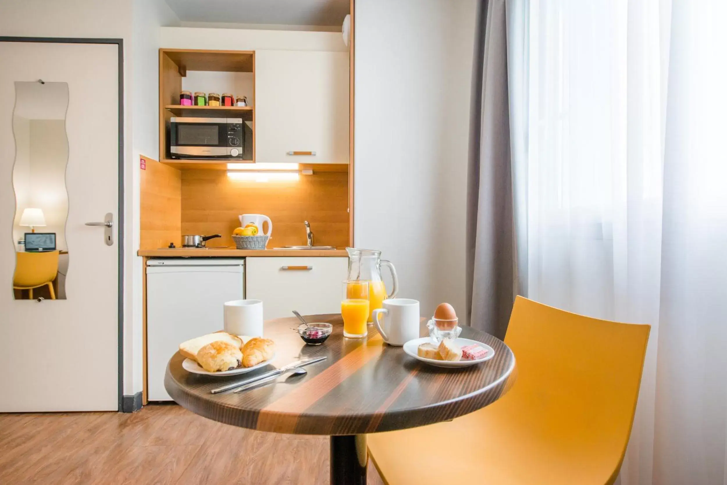 Studio (2 Adults) in Comfort Aparthotel Saint-Nazaire Les Portes de l Ocean Studio (2 Adults) in Comfort Aparthotel Saint-Nazaire Les Portes de l Ocean