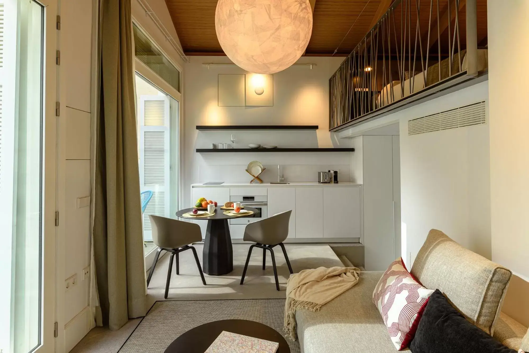 Junior Suite with Pool View in The Park Suites by IRES LAR Junior Suite with Pool View in The Park Suites by IRES LAR