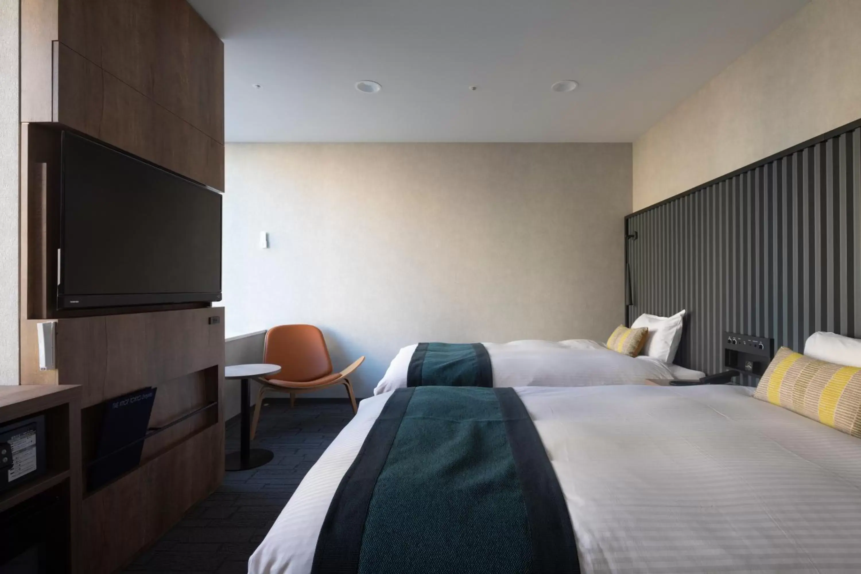 30sqm Extra Large Deluxe Twin Room on the Top Floor - Non-Smoking in THE KNOT TOKYO Shinjuku 30sqm Extra Large Deluxe Twin Room on the Top Floor - Non-Smoking in THE KNOT TOKYO Shinjuku