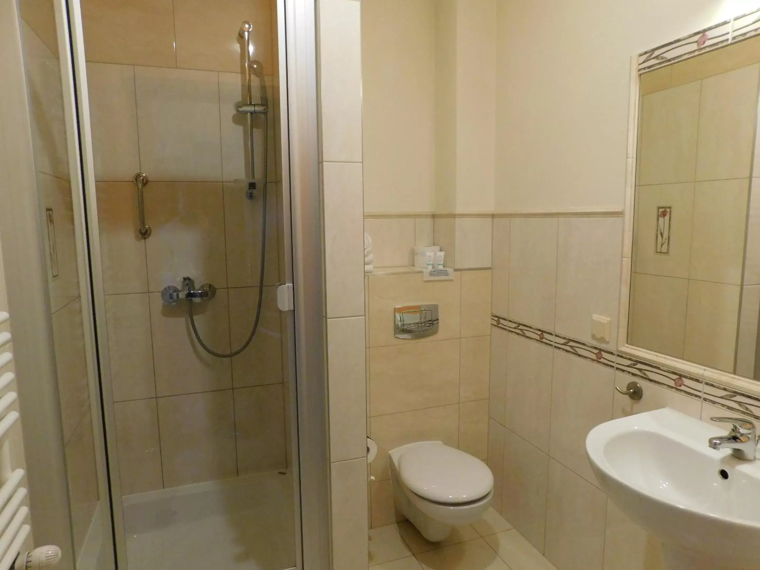 Deluxe Double Room with Balcony in Hotel Piast Deluxe Double Room with Balcony in Hotel Piast