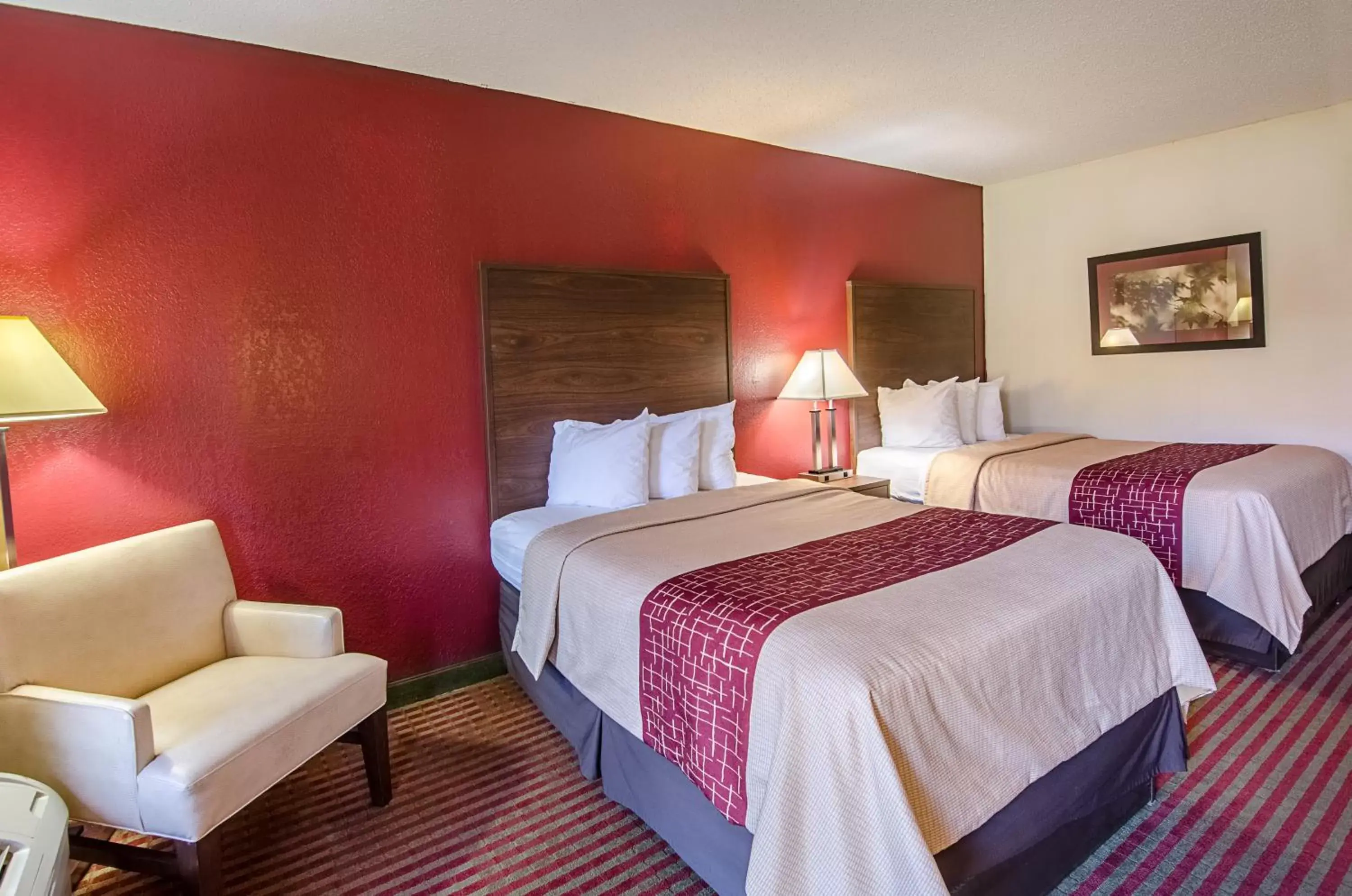 Superior Double Room with Two Double Beds - First Floor - Smoking in Red Roof Inn Kingsport Superior Double Room with Two Double Beds - First Floor - Smoking in Red Roof Inn Kingsport
