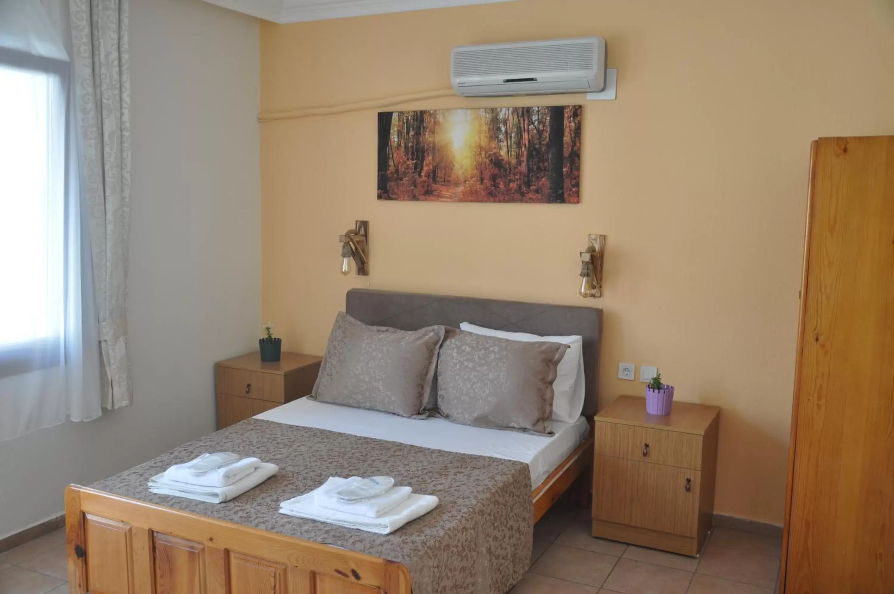 Double Room with Balcony in Dalyando Apart Double Room with Balcony in Dalyando Apart