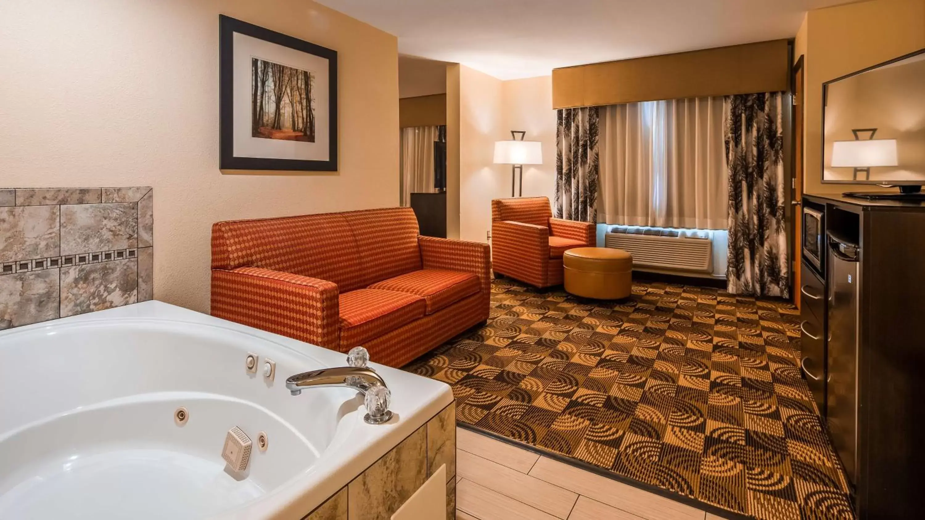 King Suite with Hot Tub - Non-Smoking in Best Western Plus Whitewater Inn King Suite with Hot Tub - Non-Smoking in Best Western Plus Whitewater Inn