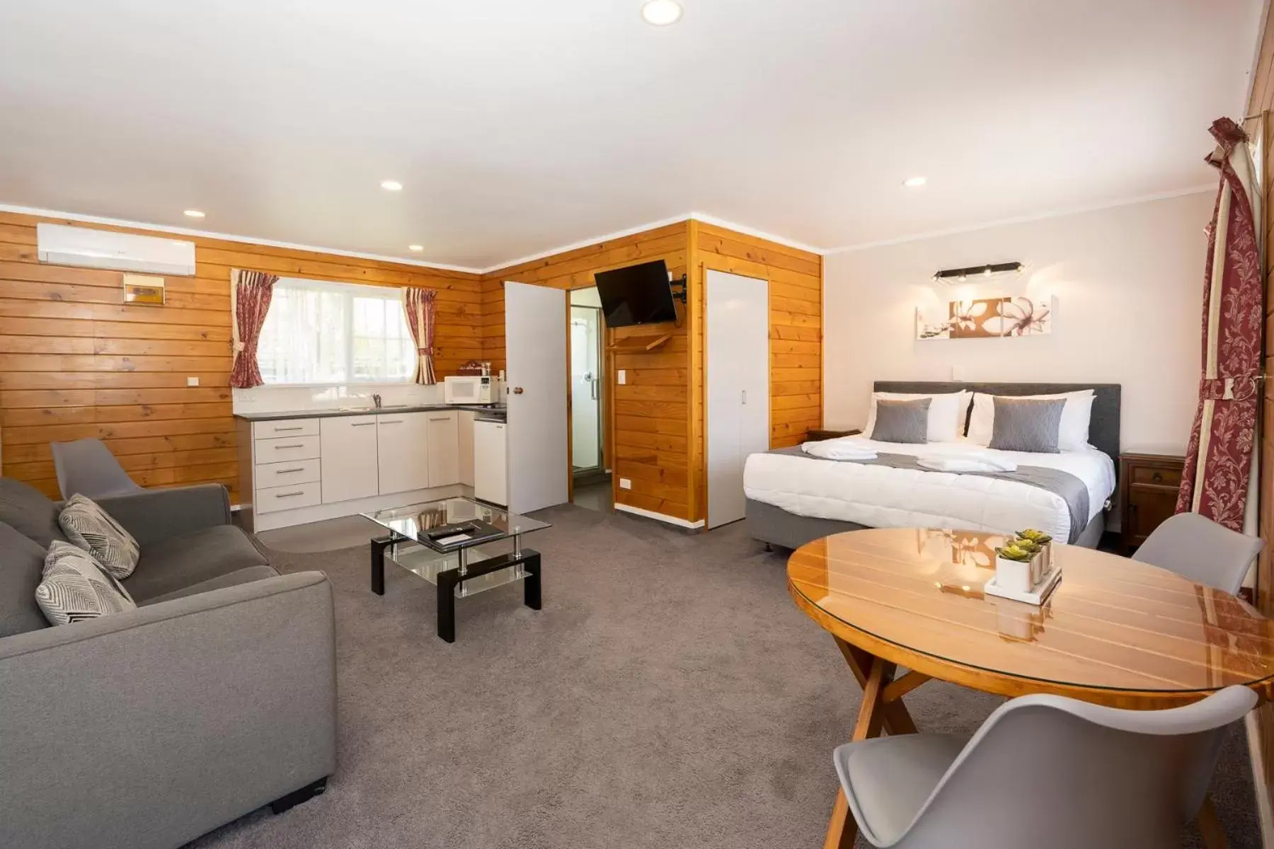 Tudor Park Motel Spacious with kitchens 1 minute walk to restaurant and shopping centre and Gisborne Hospital Tudor Park Motel Spacious with kitchens 1 minute walk to restaurant and shopping centre and Gisborne Hospital