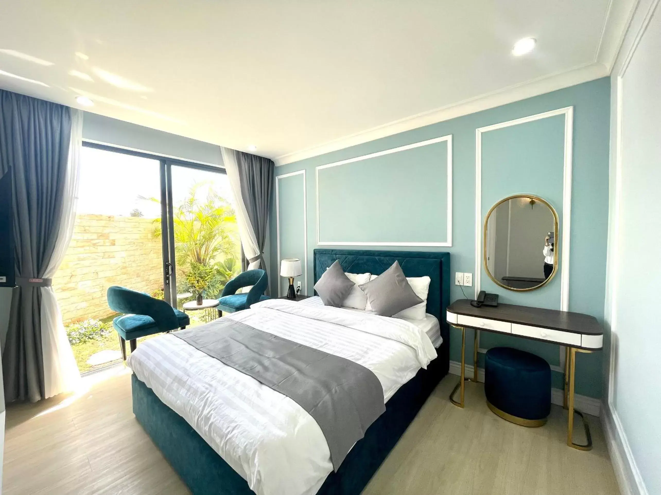 Queen Room with Garden View in An Nhi Hotel Queen Room with Garden View in An Nhi Hotel