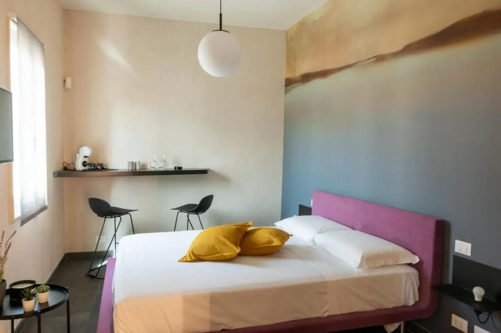 Deluxe King Room in Sonrisa suites Deluxe King Room in Sonrisa suites