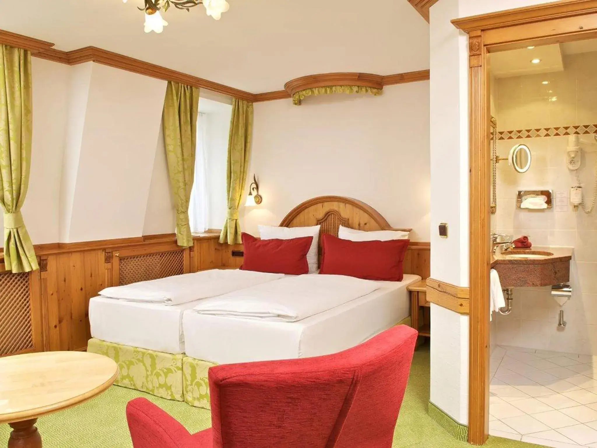 Junior Suite with Street View in Park Hotel Laim Junior Suite with Street View in Park Hotel Laim