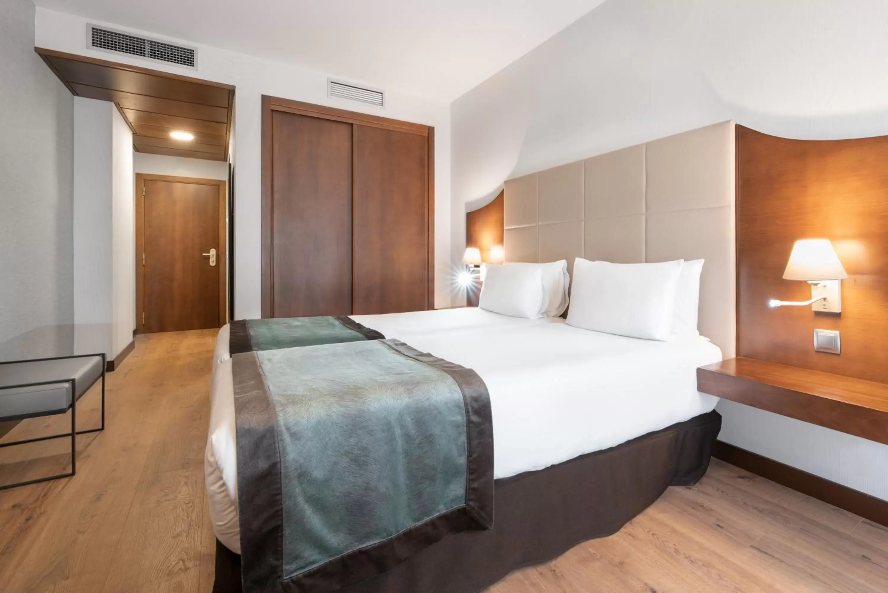 Double Room in Exe Agora Cáceres Double Room in Exe Agora Cáceres