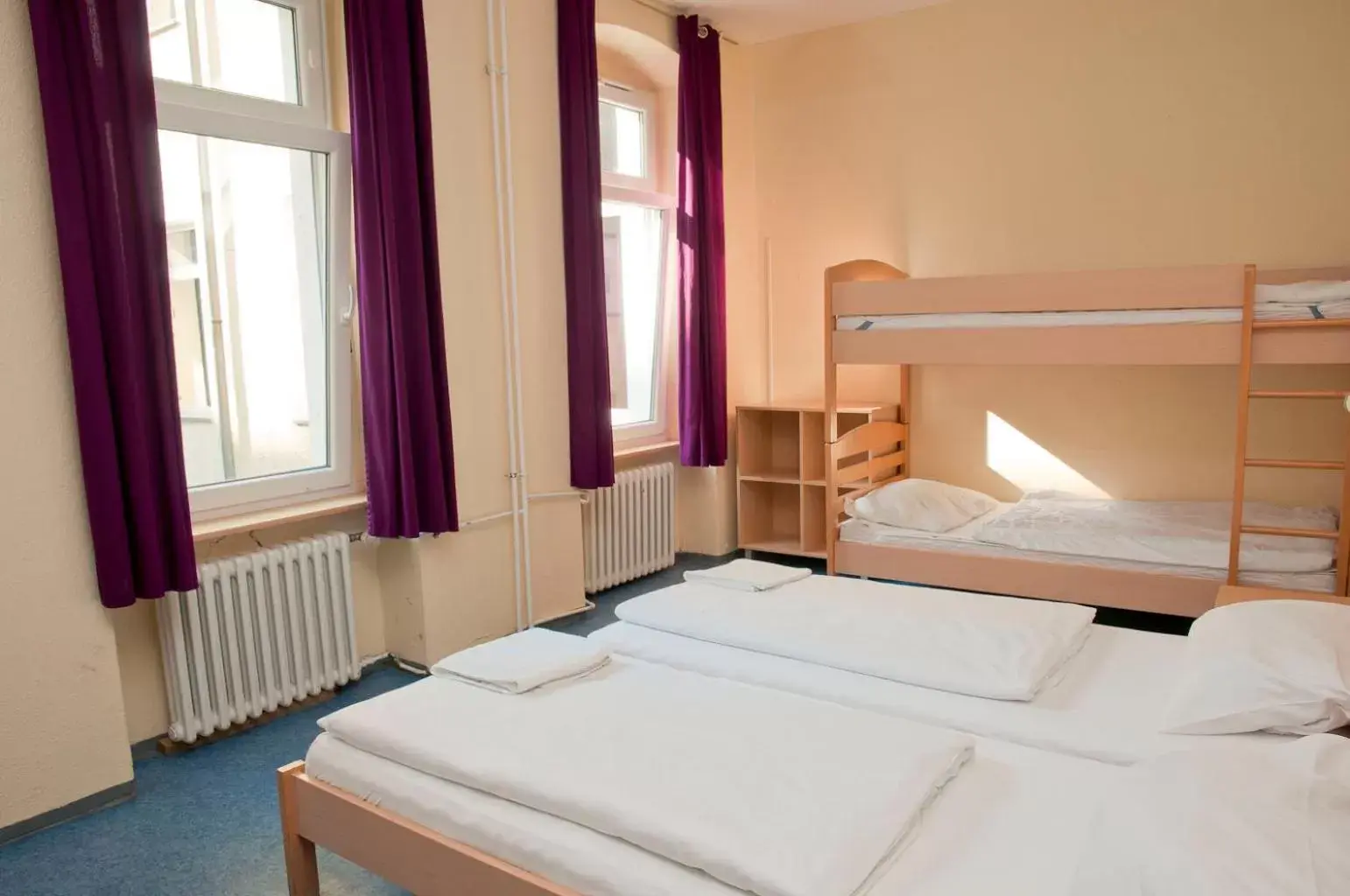 Quadruple Room with Bathroom in Happy Hotel Berlin Quadruple Room with Bathroom in Happy Hotel Berlin