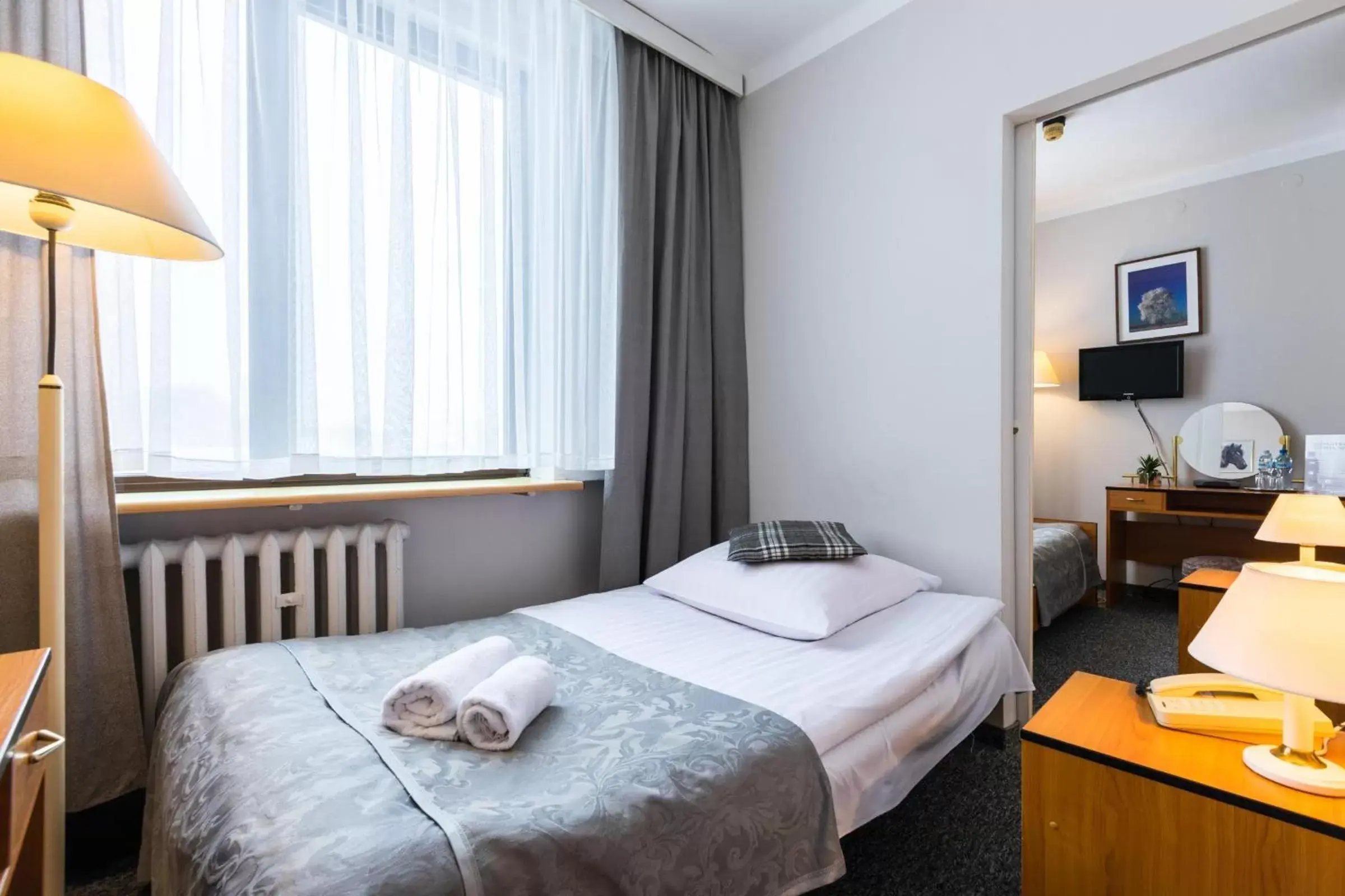 Budget Twin Room in Hotel Helios 300m od Krupówek nowy BASEN od 12 lipca Budget Twin Room in Hotel Helios 300m od Krupówek nowy BASEN od 12 lipca