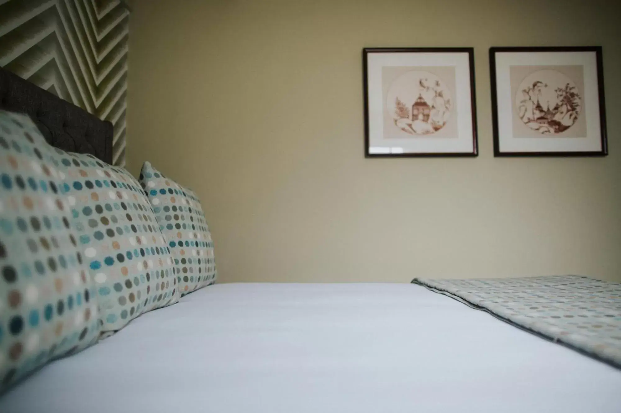 Budget Double Room in The Globe Budget Double Room in The Globe