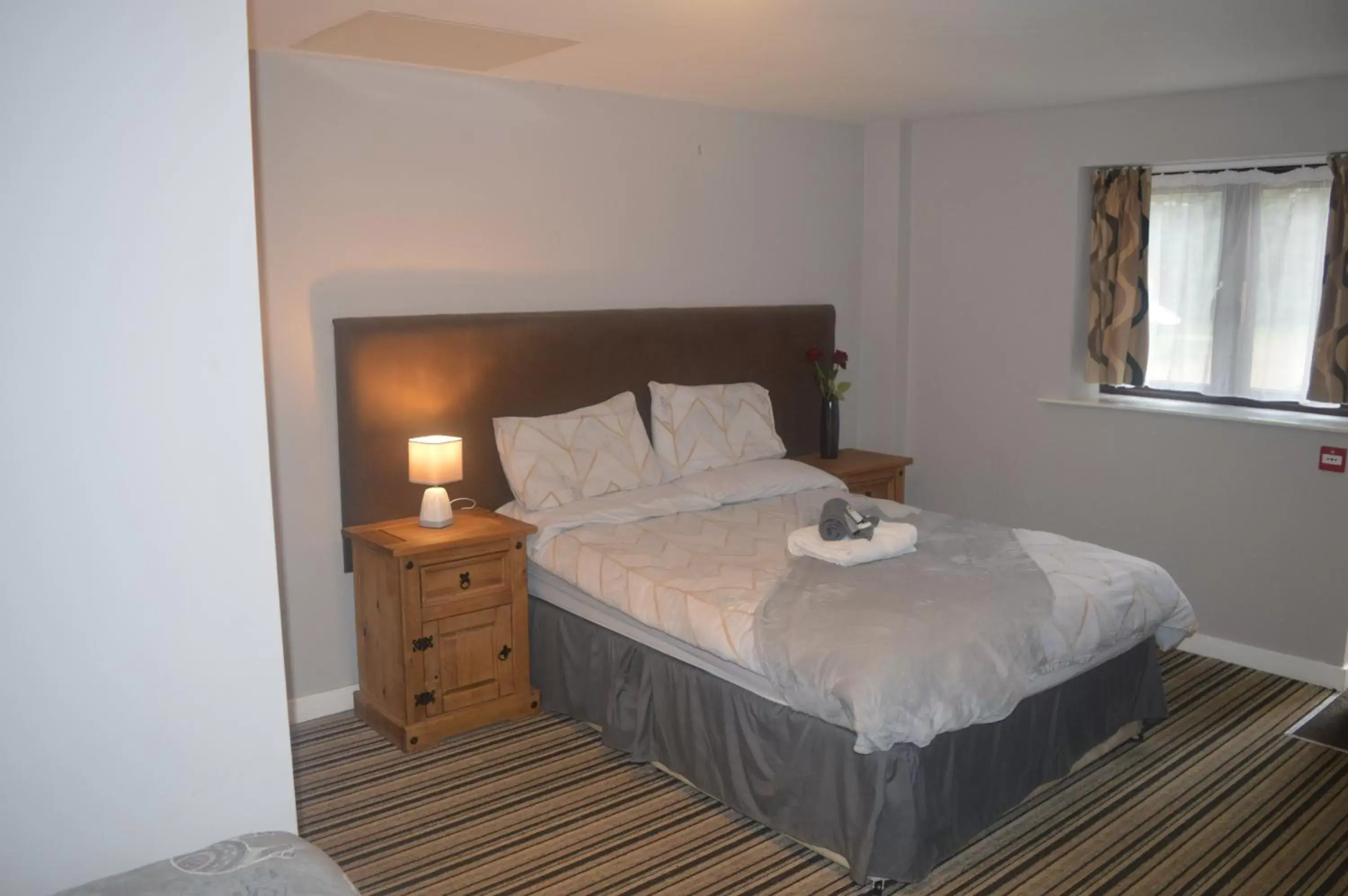 Triple Room with Private Bathroom in The Queen Victoria Triple Room with Private Bathroom in The Queen Victoria