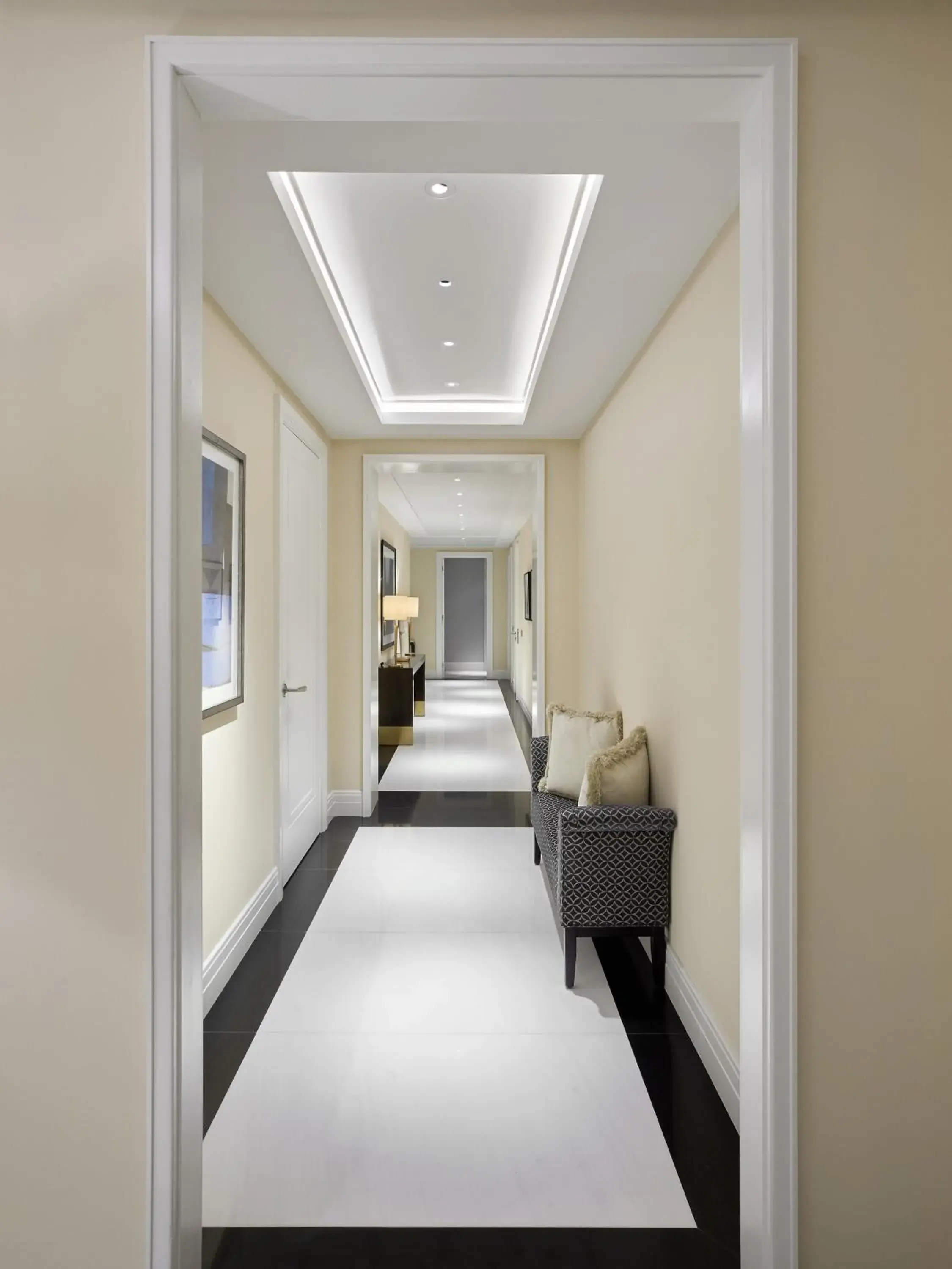 One Bedroom City View Hotel Residence in Four Seasons Hotel London at Ten Trinity Square One Bedroom City View Hotel Residence in Four Seasons Hotel London at Ten Trinity Square