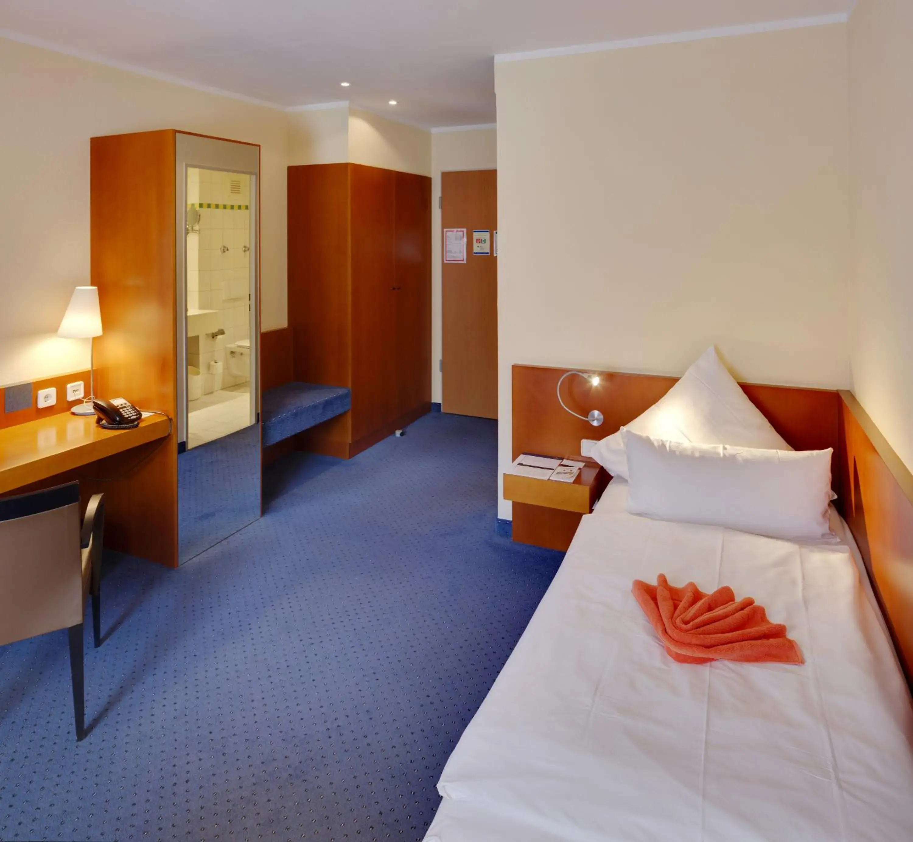 Premium Single Room in HansenS Haus am Meer Premium Single Room in HansenS Haus am Meer