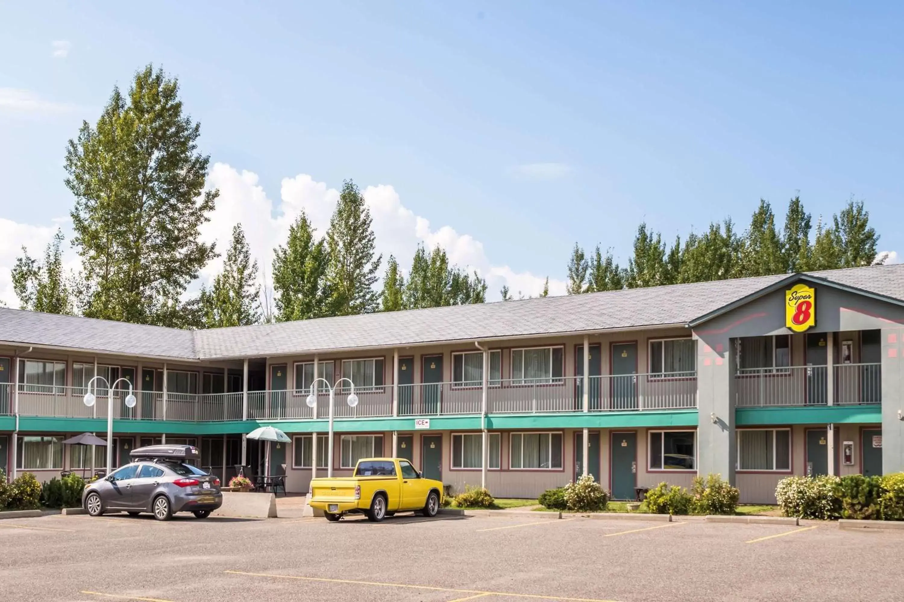 Super 8 by Wyndham Quesnel BC Super 8 by Wyndham Quesnel BC