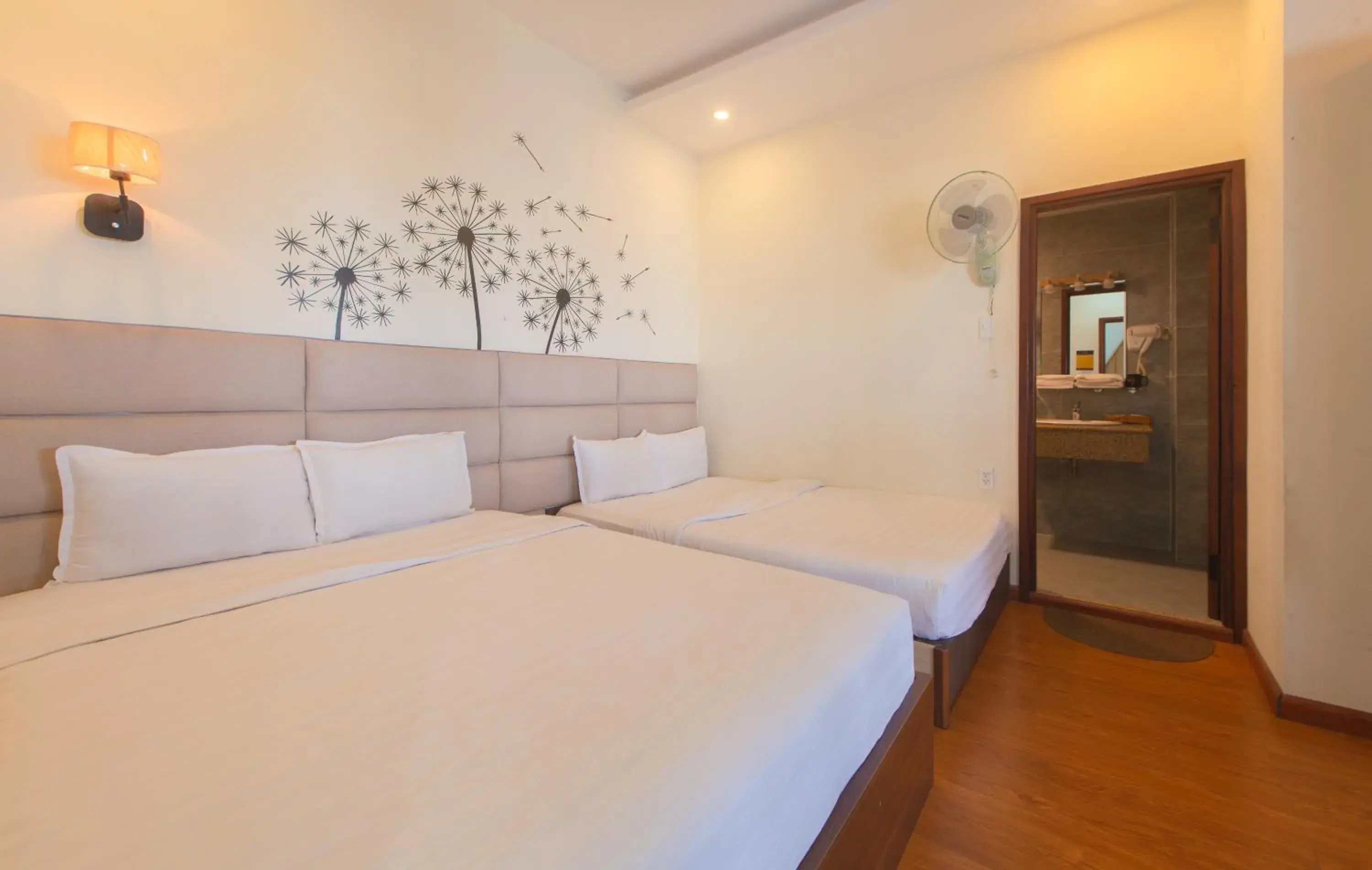 Triple Room in Tasme Hotel Triple Room in Tasme Hotel