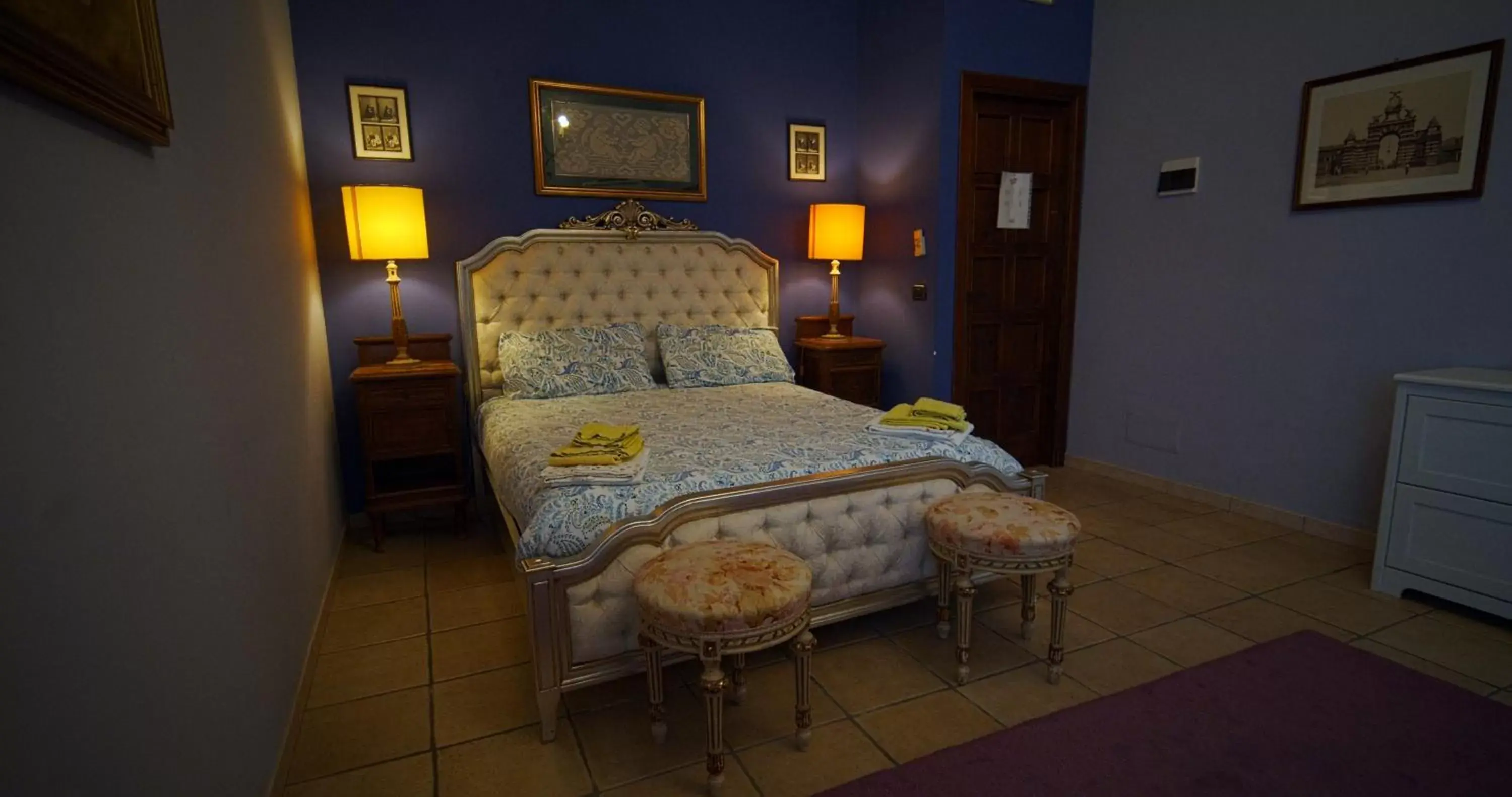Bed in CASTELLO D'URSO SOMMA B&B Bed in CASTELLO D'URSO SOMMA B&B