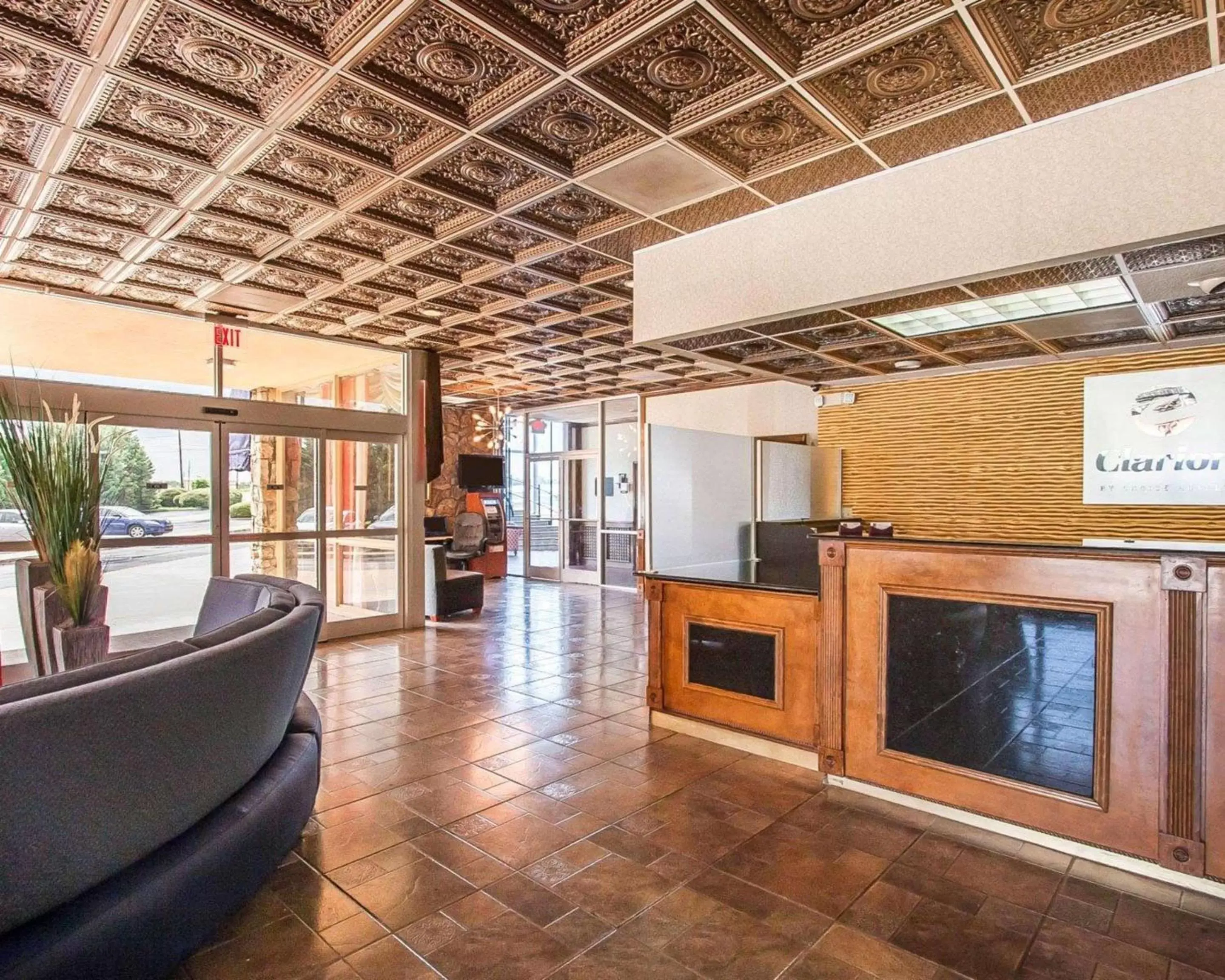 Clarion Inn & Suites University Center Clarion Inn & Suites University Center