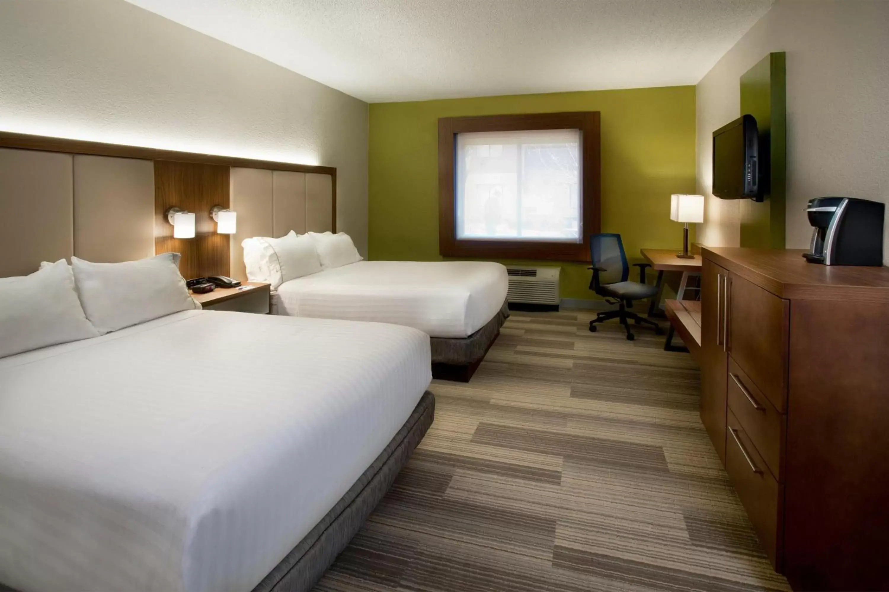 Standard Queen Room - Communication Accessible in Holiday Inn Express Nashville Airport by IHG Standard Queen Room - Communication Accessible in Holiday Inn Express Nashville Airport by IHG