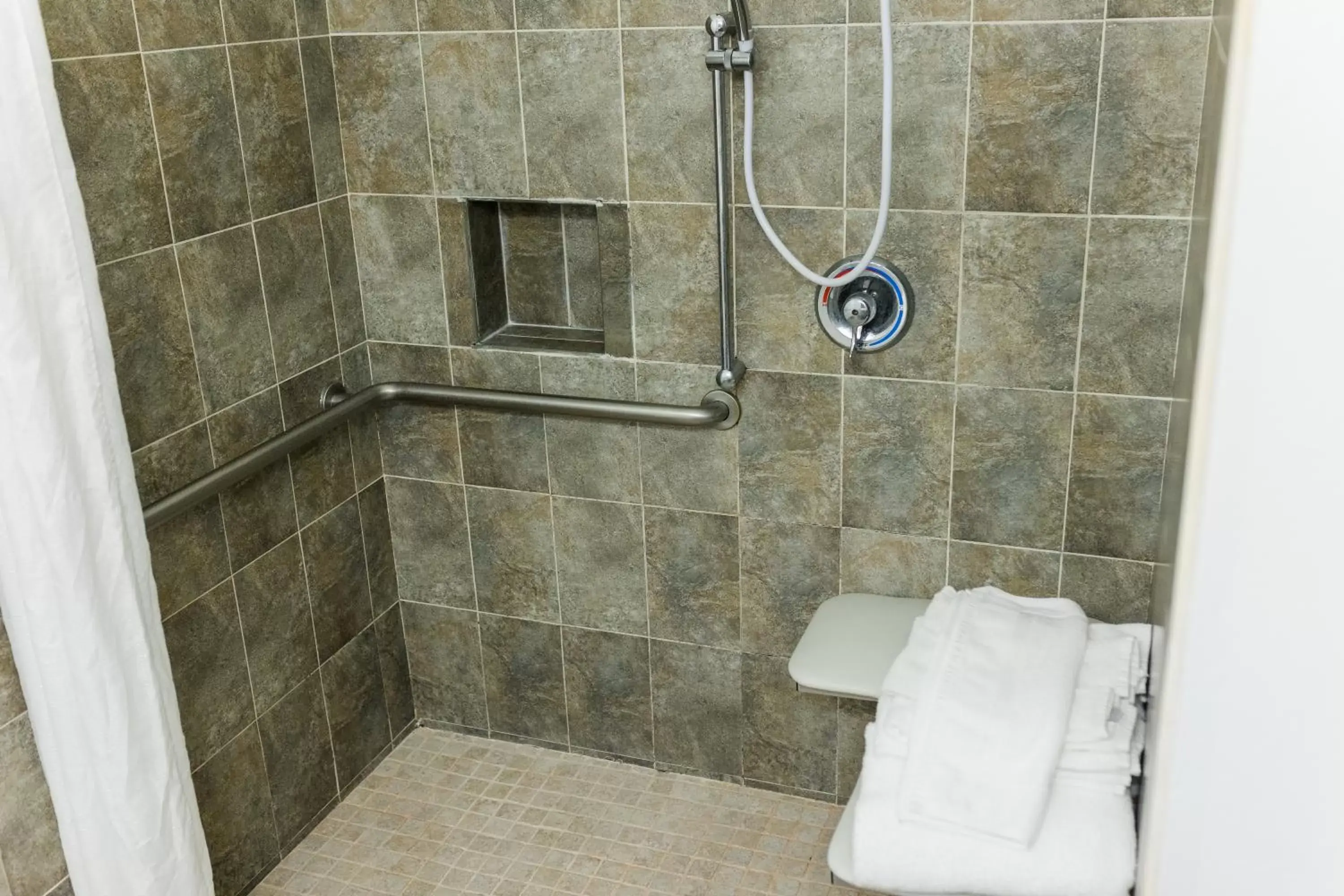 Standard King Room with Roll-In Shower - Disability Access Non Smoking in Country Inn & Suites by Radisson, Helen, GA Standard King Room with Roll-In Shower - Disability Access Non Smoking in Country Inn & Suites by Radisson, Helen, GA