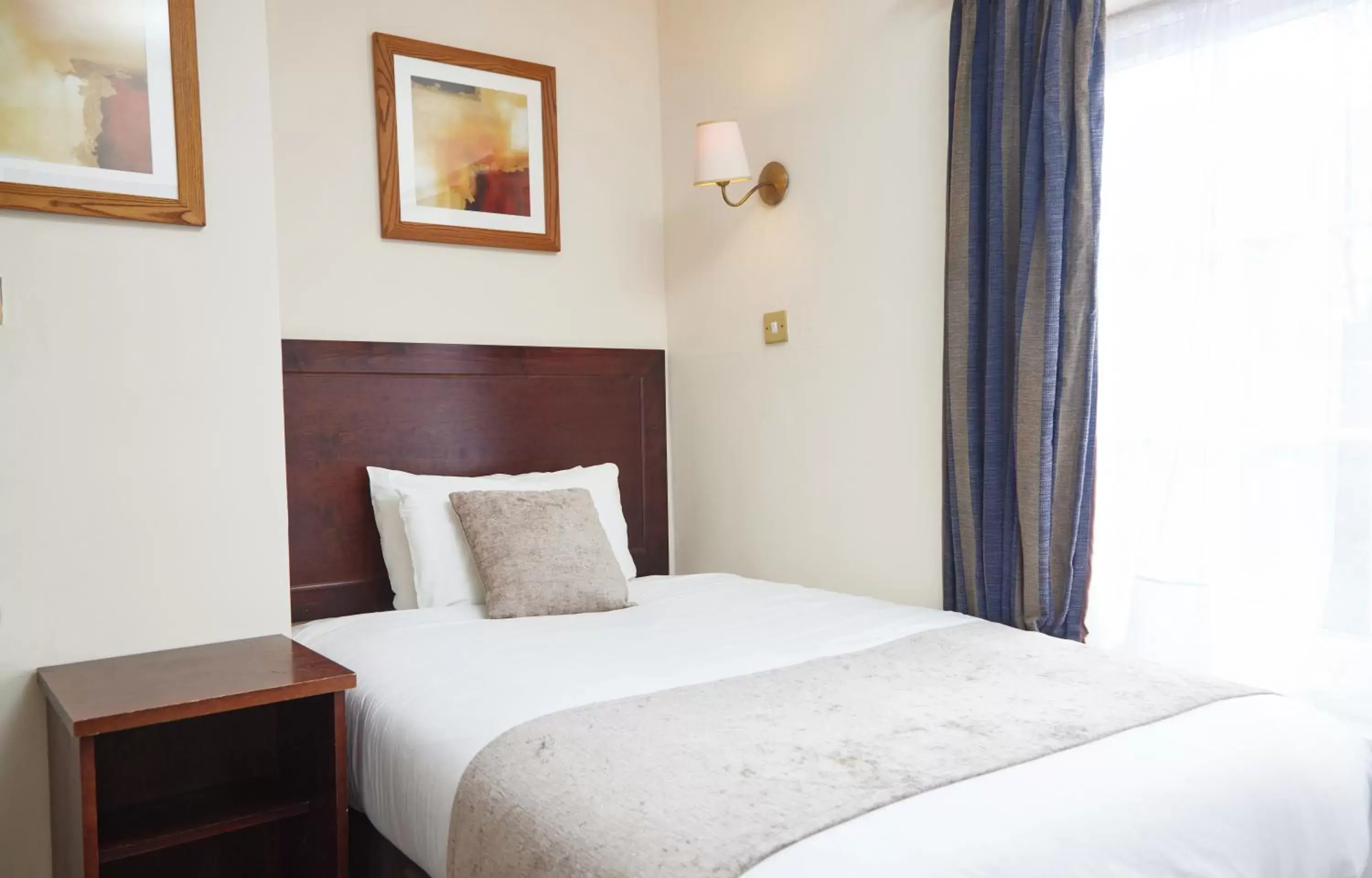 Single Room - single occupancy in The Bell Hotel Woburn By Greene King Inns Single Room - single occupancy in The Bell Hotel Woburn By Greene King Inns