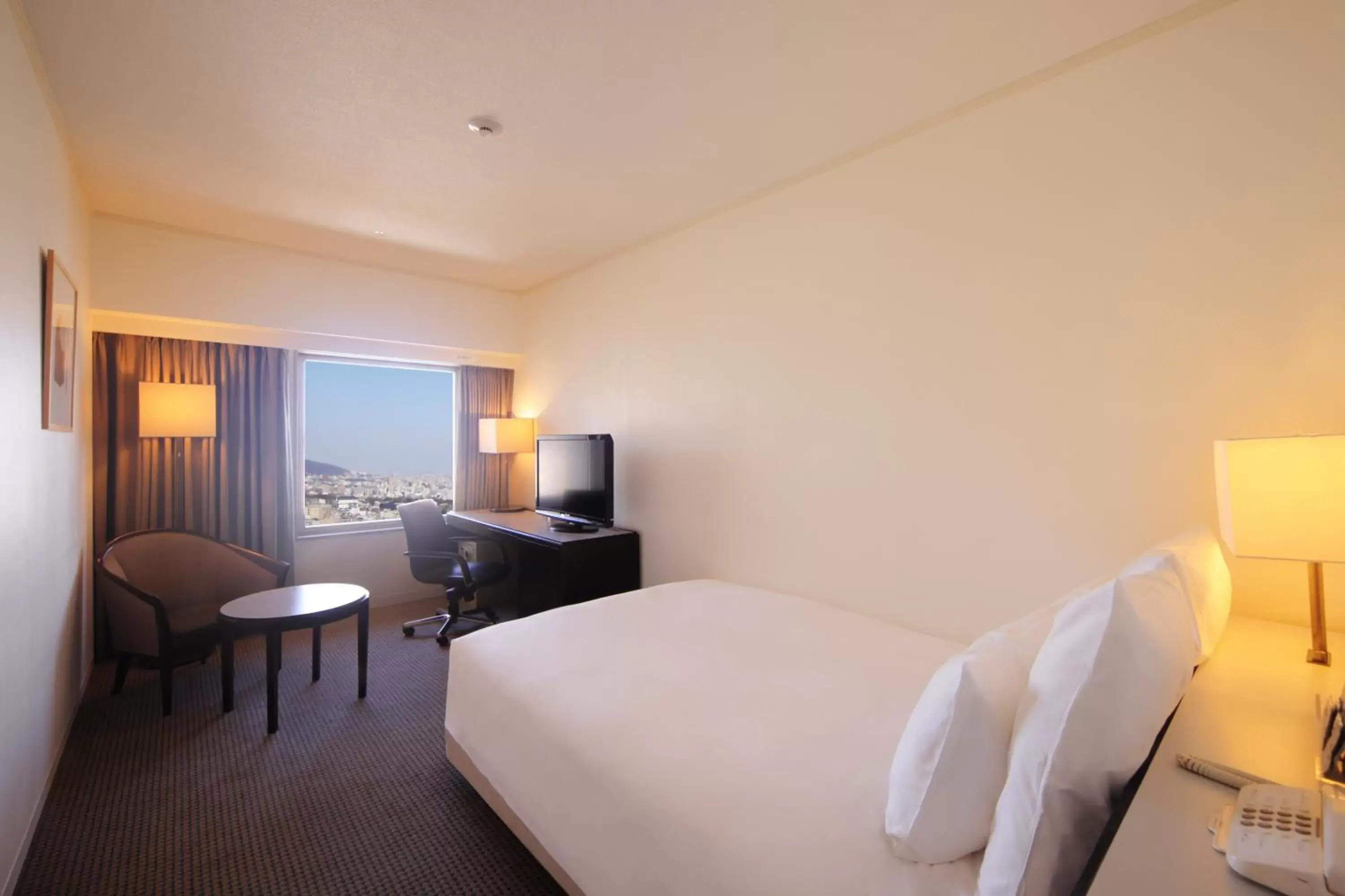 Standard Double Room - single occupancy in ANA Crowne Plaza Kobe by IHG Standard Double Room - single occupancy in ANA Crowne Plaza Kobe by IHG
