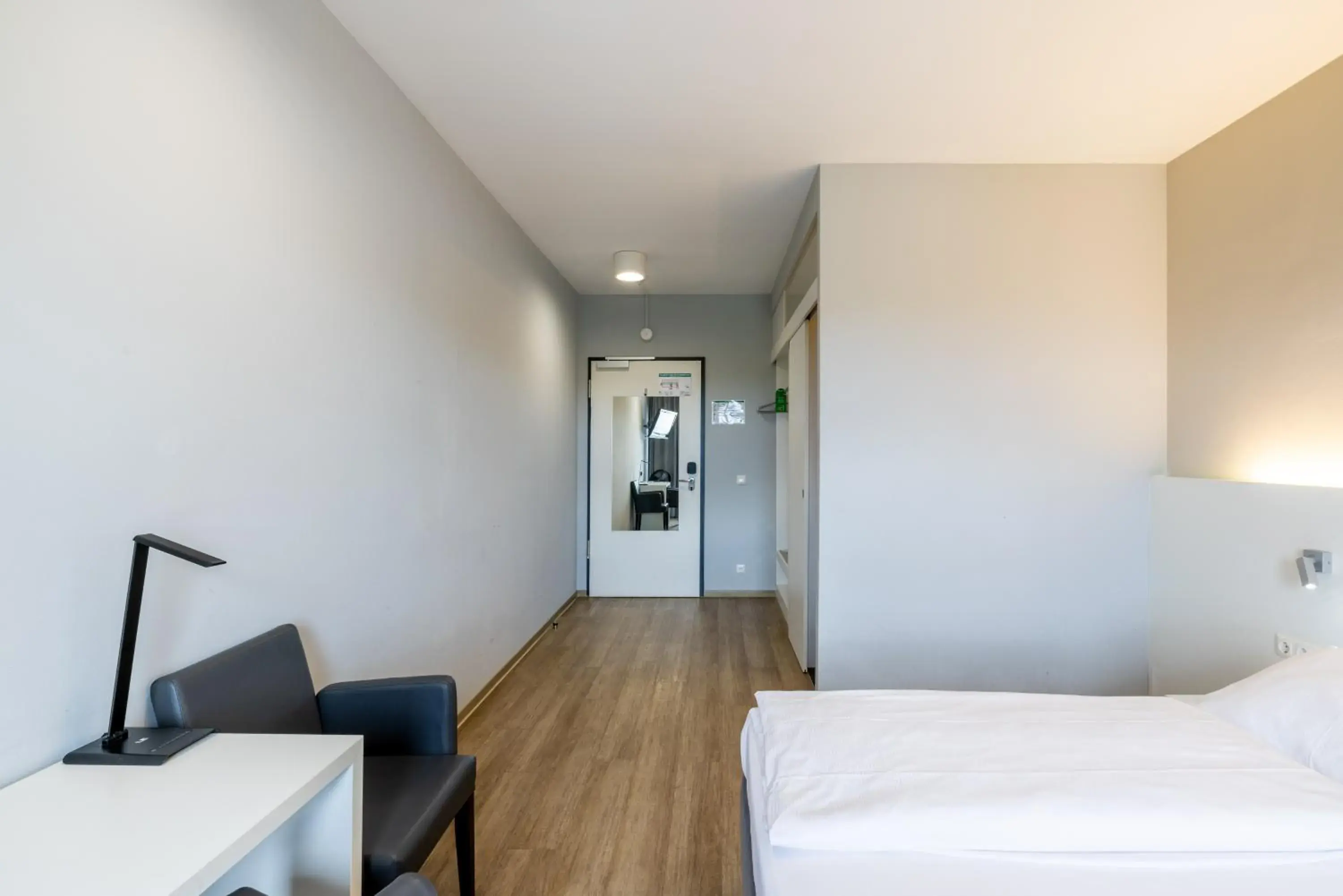 Standard Double Room in mk hotel stuttgart Standard Double Room in mk hotel stuttgart