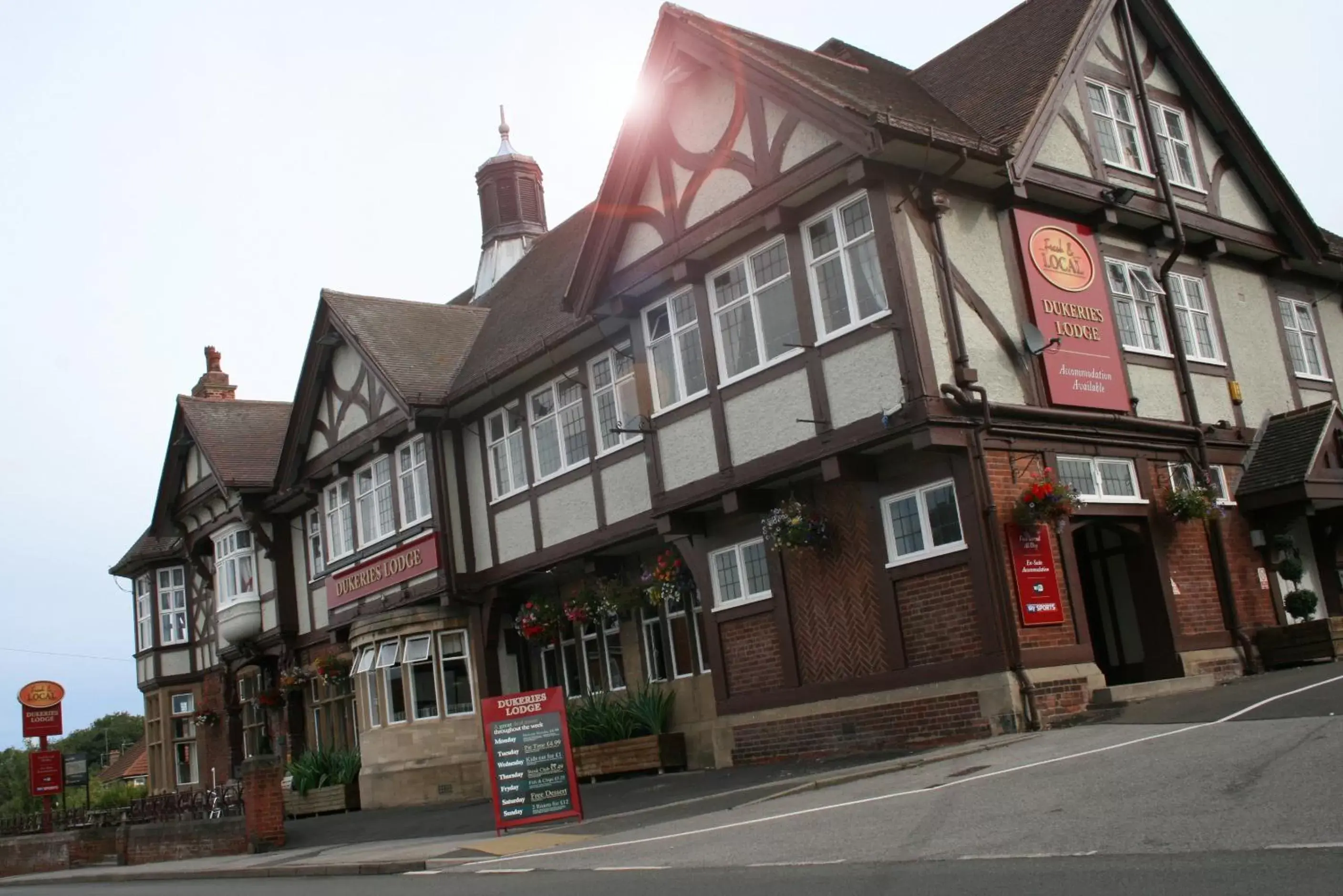 The Dukeries Lodge, Edwinstowe, Nottinghamshire The Dukeries Lodge, Edwinstowe, Nottinghamshire