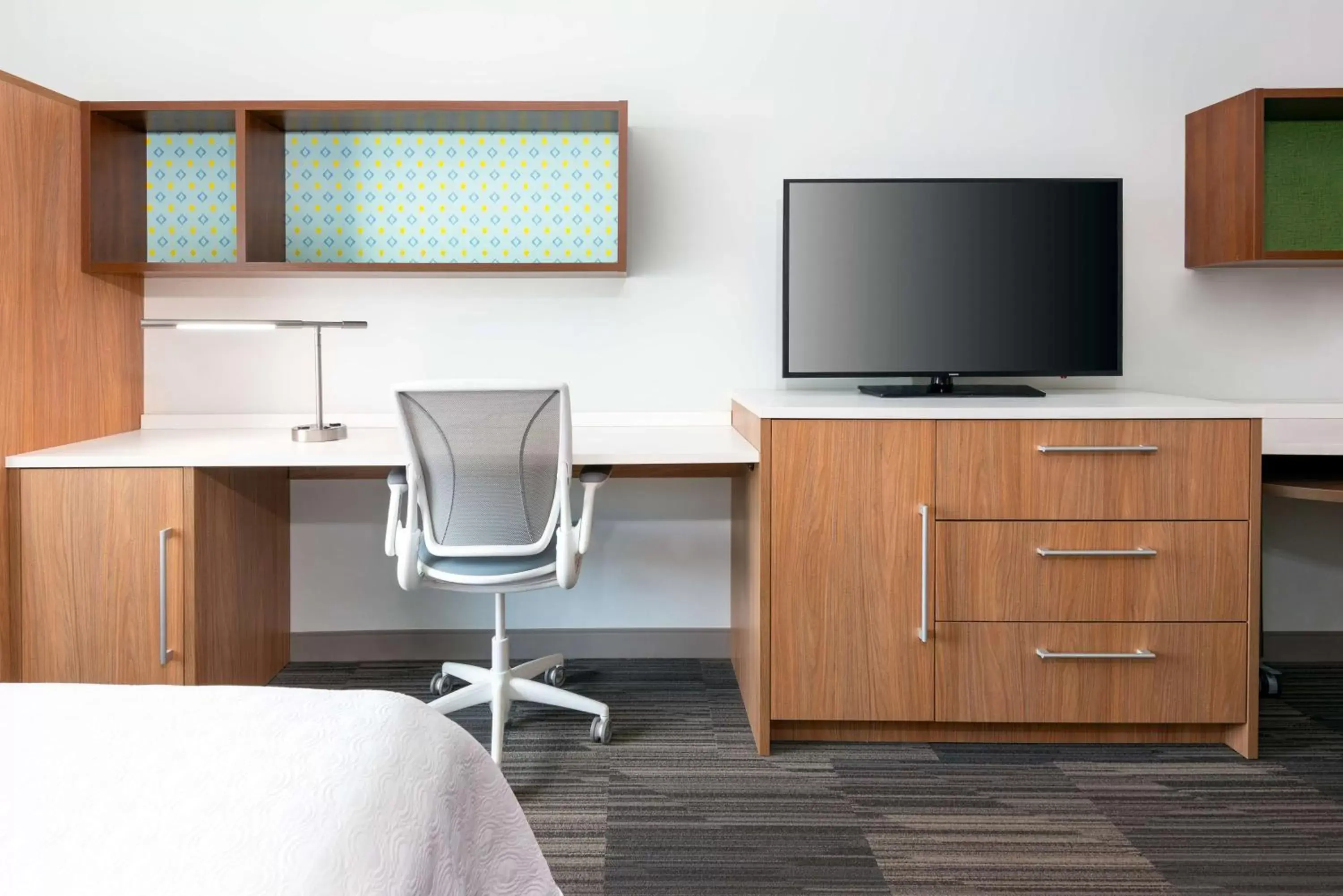 Queen Studio with Hearing Accessible Tub in Home2 Suites By Hilton Tampa Downtown Channel District Queen Studio with Hearing Accessible Tub in Home2 Suites By Hilton Tampa Downtown Channel District