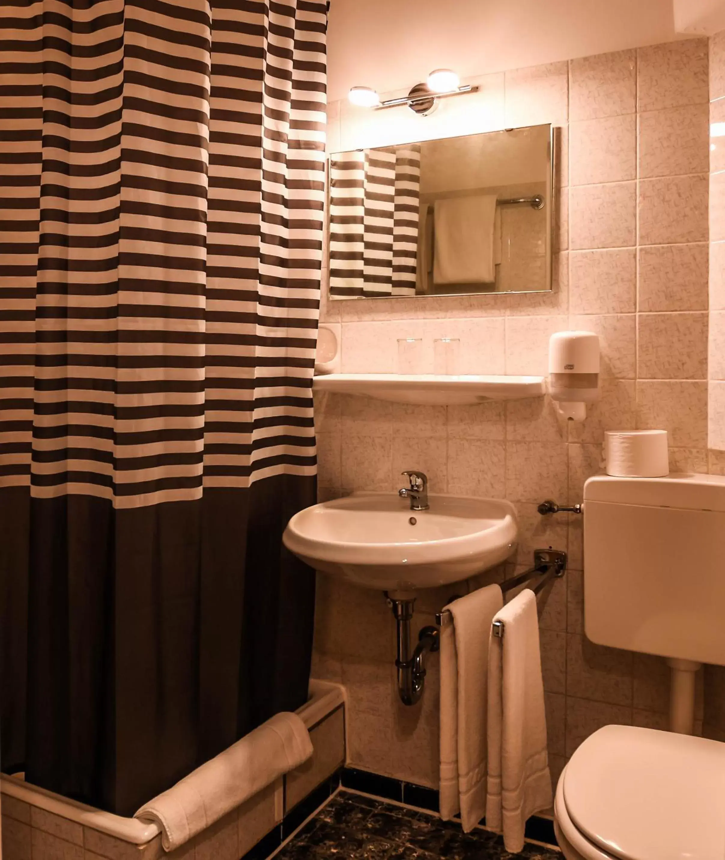 Standard Double Room in Seehotel zur Post Standard Double Room in Seehotel zur Post