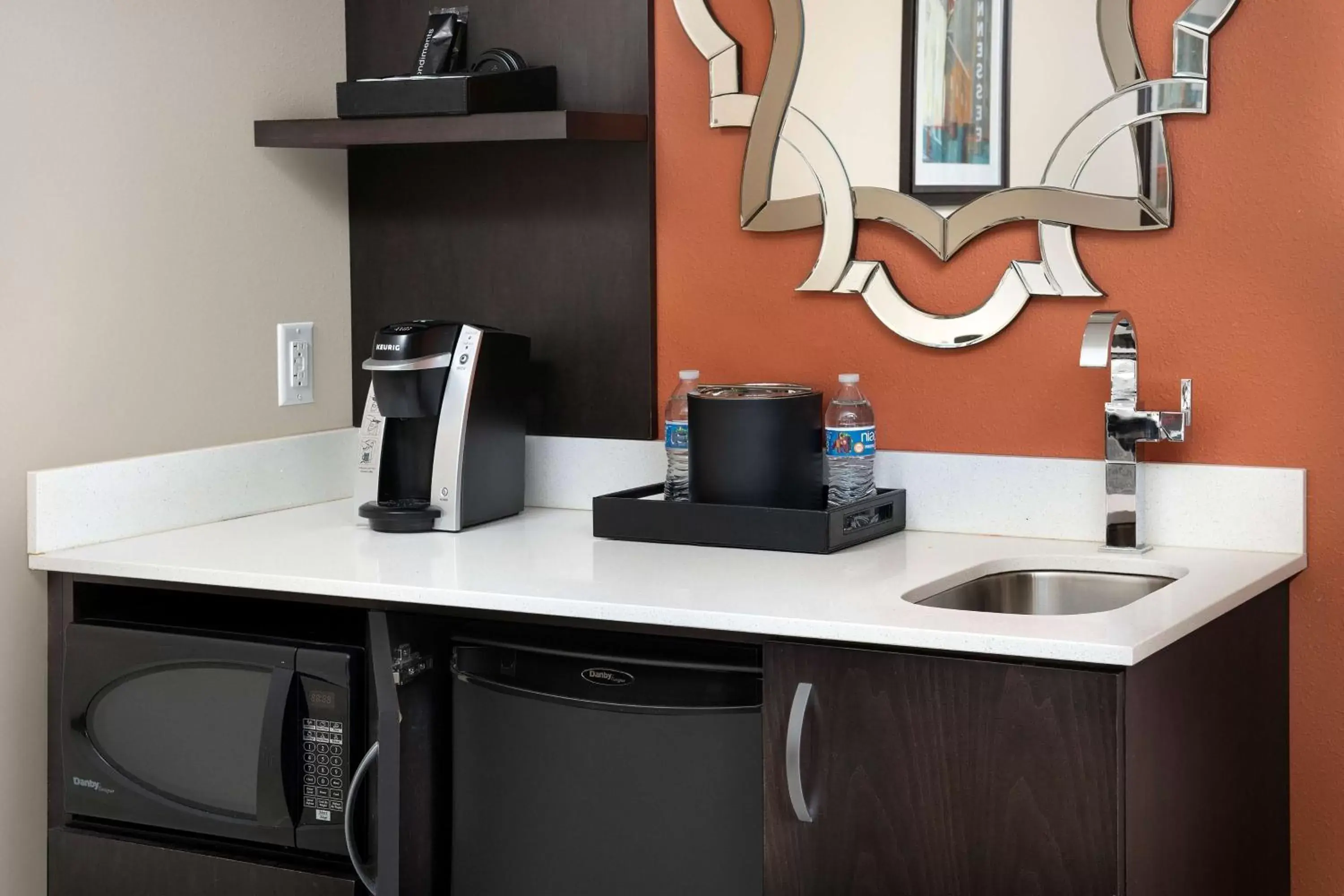 Two-Room King Suite - Non-Smoking in Embassy Suites by Hilton Knoxville West Two-Room King Suite - Non-Smoking in Embassy Suites by Hilton Knoxville West