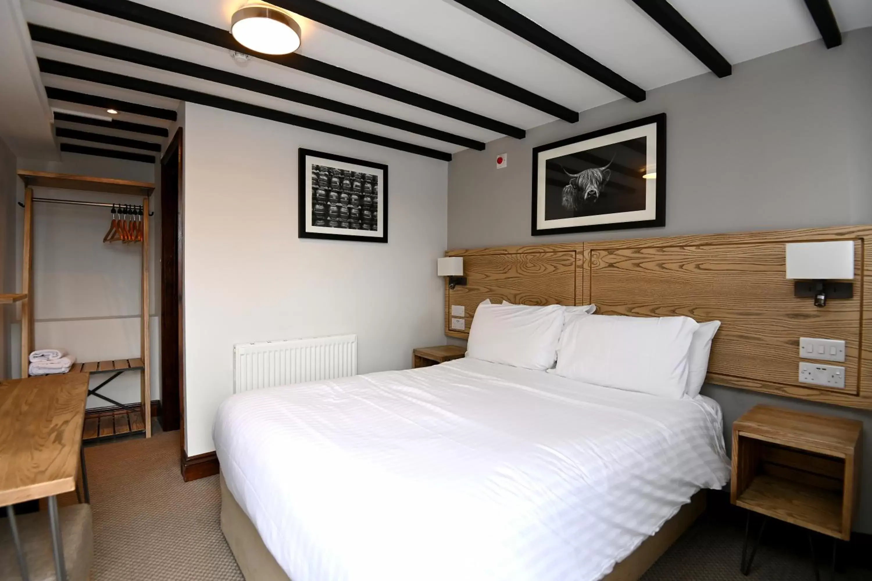 Standard Double Room in Swan, Thatcham by Marston's Inns Standard Double Room in Swan, Thatcham by Marston's Inns