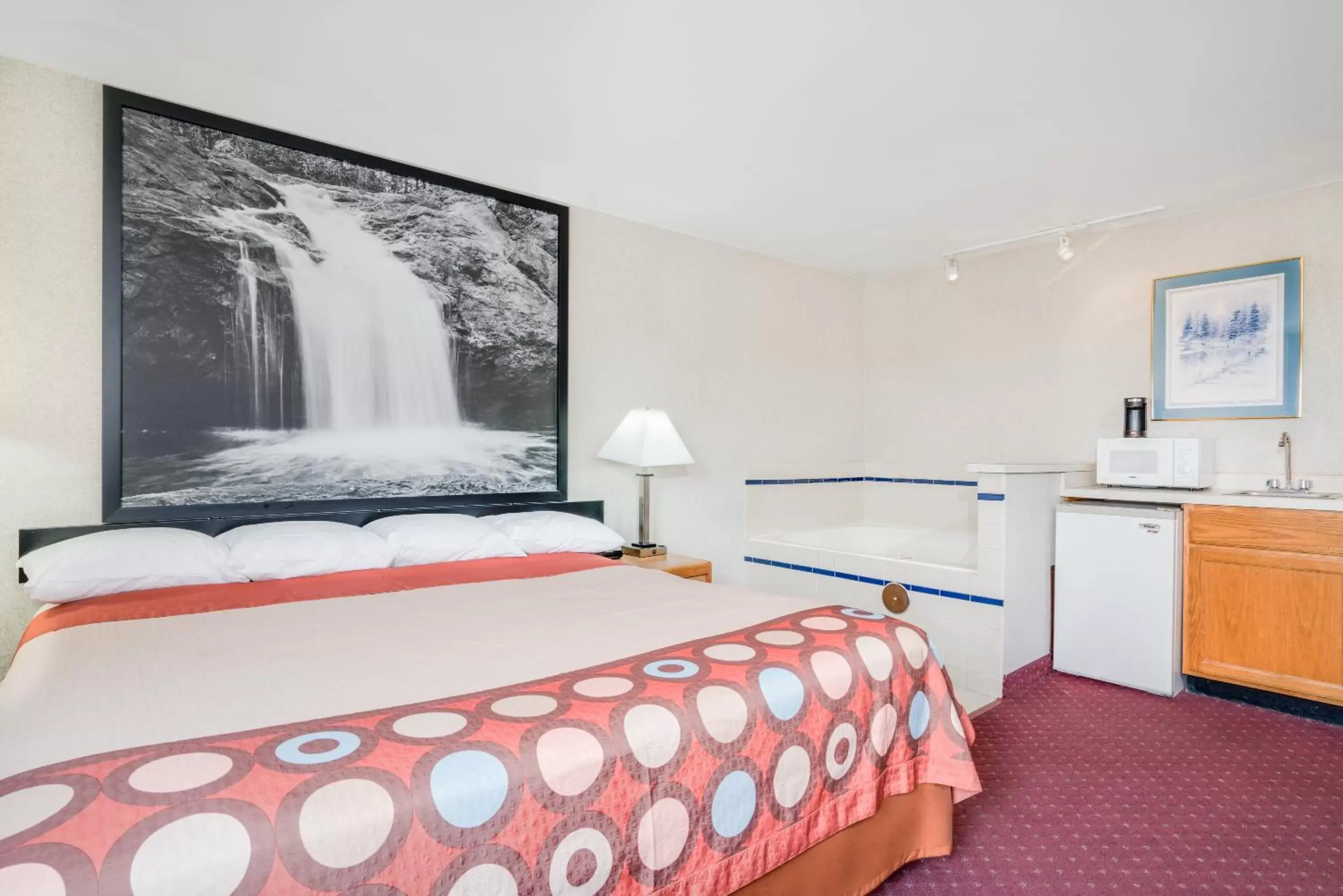 King Studio Suite - Non-Smoking in Super 8 by Wyndham Tomah Wisconsin King Studio Suite - Non-Smoking in Super 8 by Wyndham Tomah Wisconsin