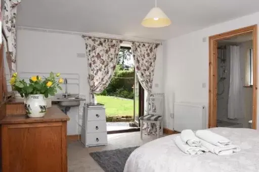 Twin Room - Disability Access in Melin Tregib Twin Room - Disability Access in Melin Tregib