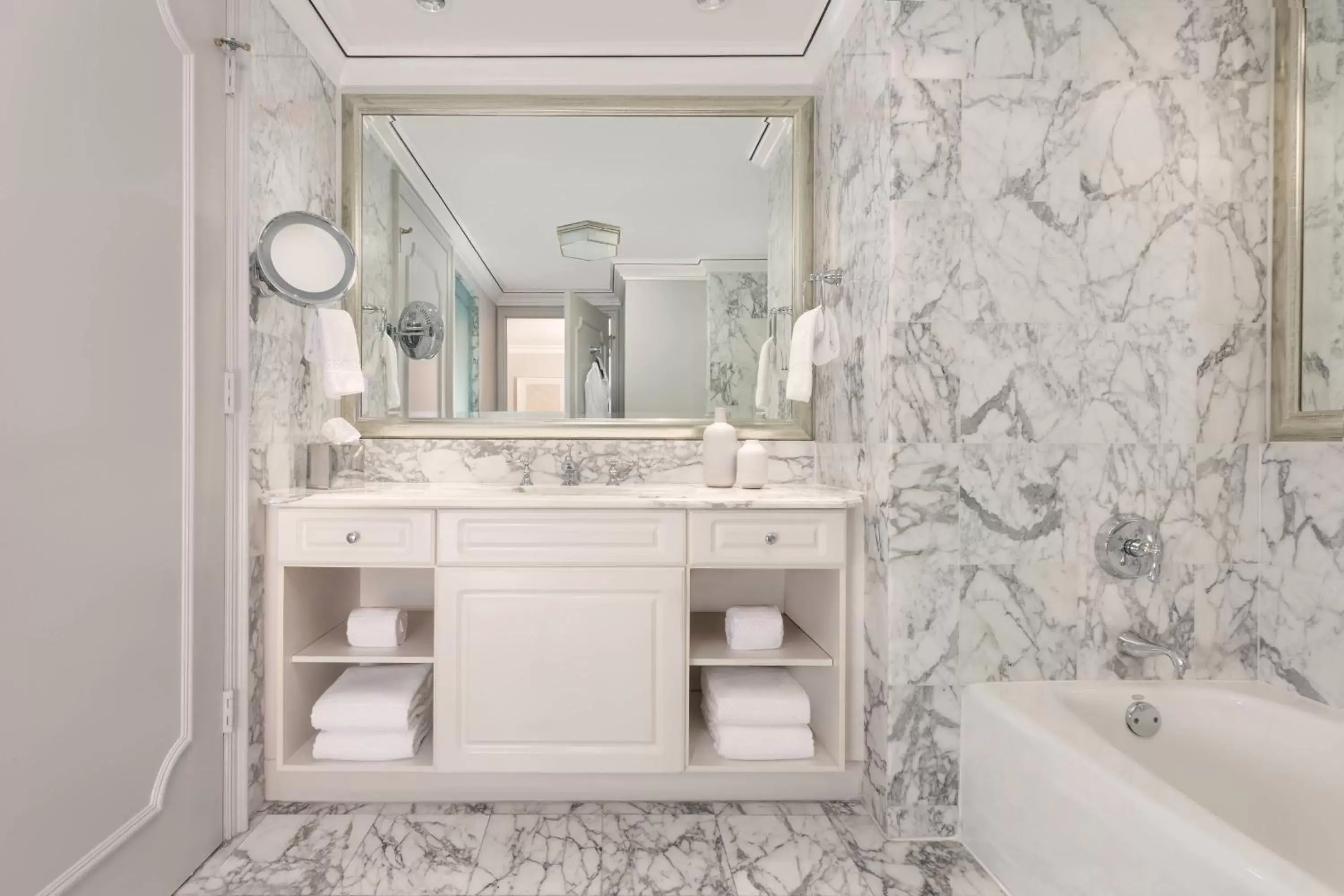 City View Suite 1 King Bed in The Ritz-Carlton Coconut Grove, Miami City View Suite 1 King Bed in The Ritz-Carlton Coconut Grove, Miami