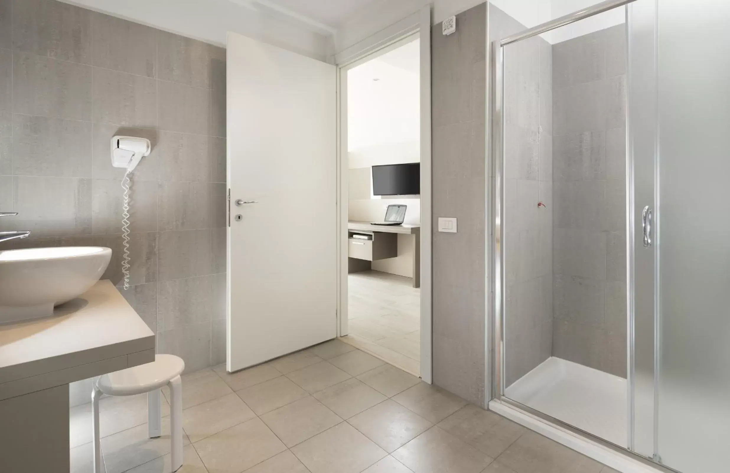 Executive Double Room Single Use in Hotel Cube Executive Double Room Single Use in Hotel Cube