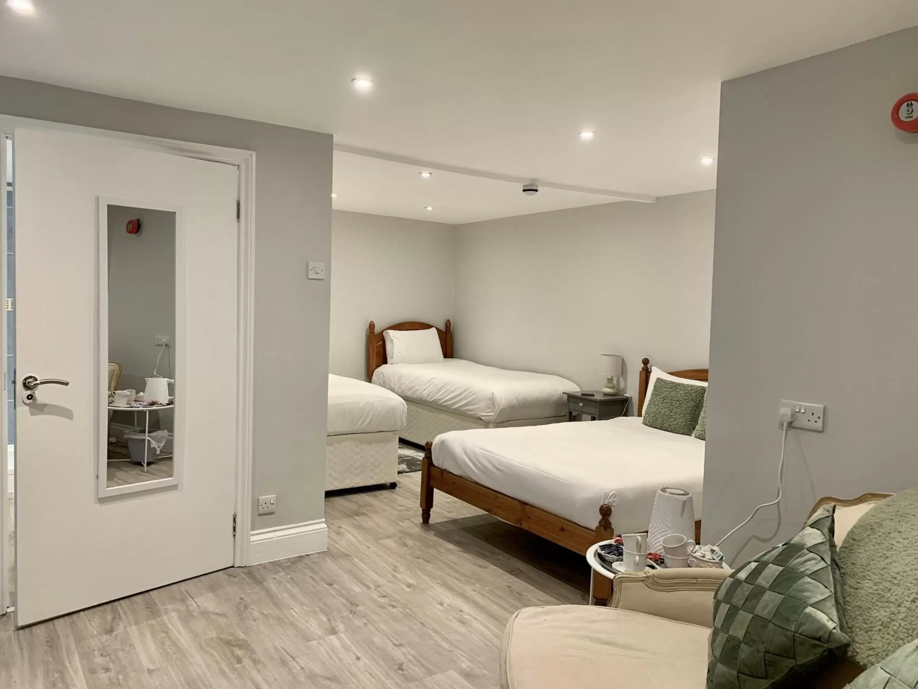 Family Room (2 Adults + 2 Children) in The Beacons Guest House Family Room (2 Adults + 2 Children) in The Beacons Guest House