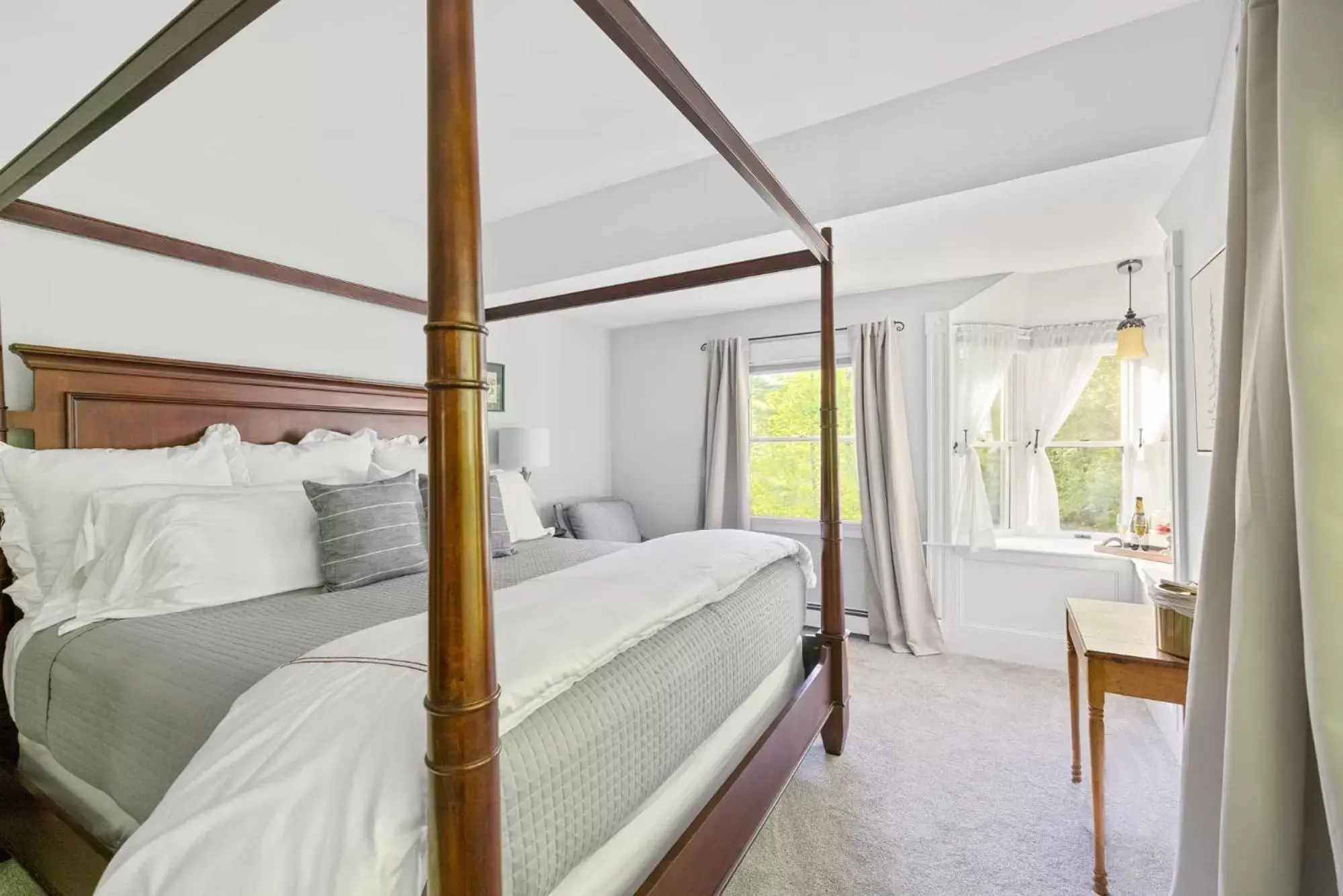 Deluxe King Suite in Noble House Inn Deluxe King Suite in Noble House Inn