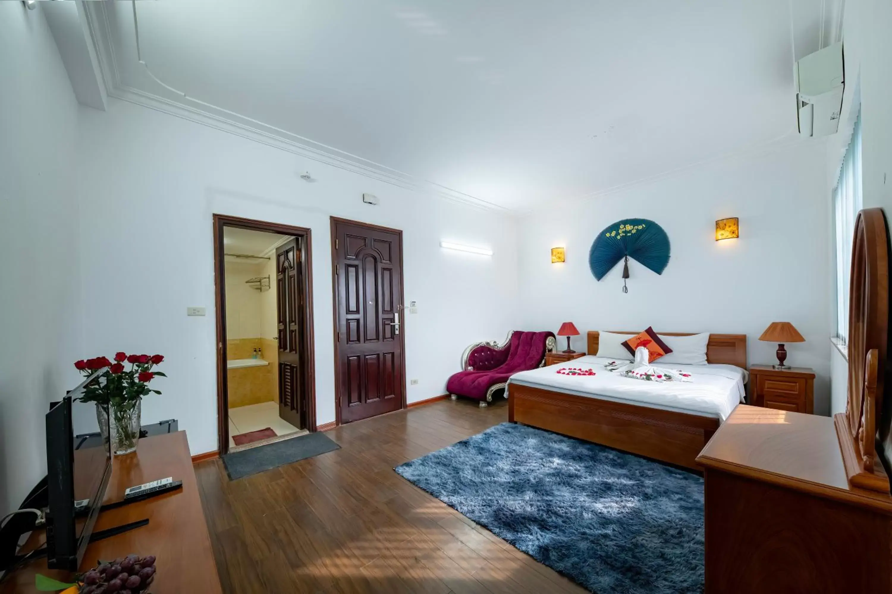 Junior Suite in Phoenix Legend Hotel Junior Suite in Phoenix Legend Hotel