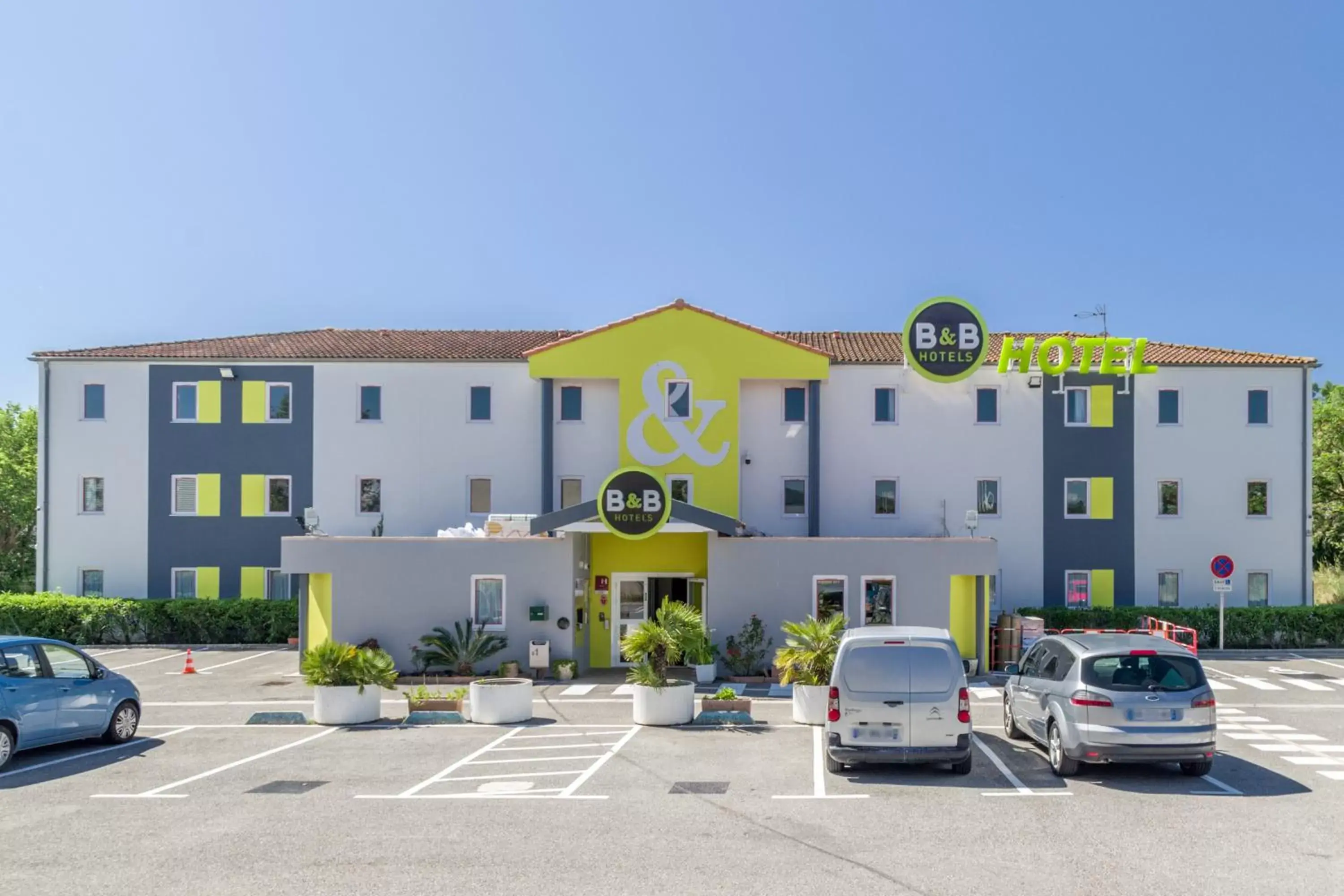 B&B HOTEL Fréjus Roquebrune-sur-Argens B&B HOTEL Fréjus Roquebrune-sur-Argens