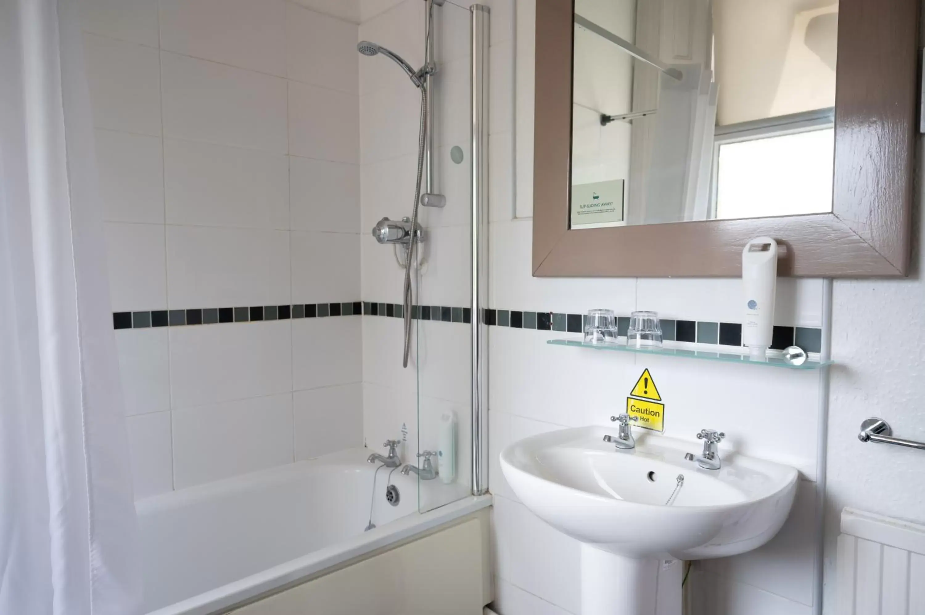 Double Room in Channings Hotel by Greene King Inns Double Room in Channings Hotel by Greene King Inns