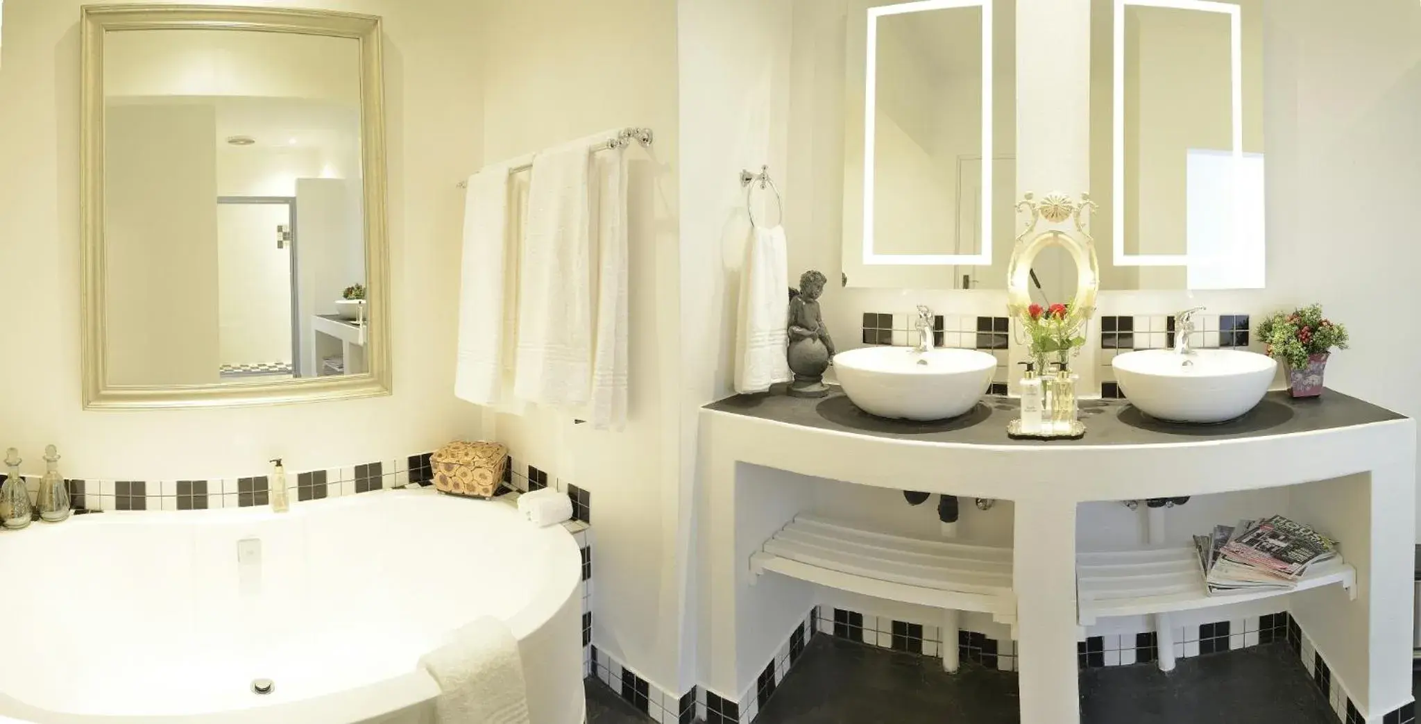 Suite with Bath and Shower in Duke & Duchess Boutique Hotel Suite with Bath and Shower in Duke & Duchess Boutique Hotel