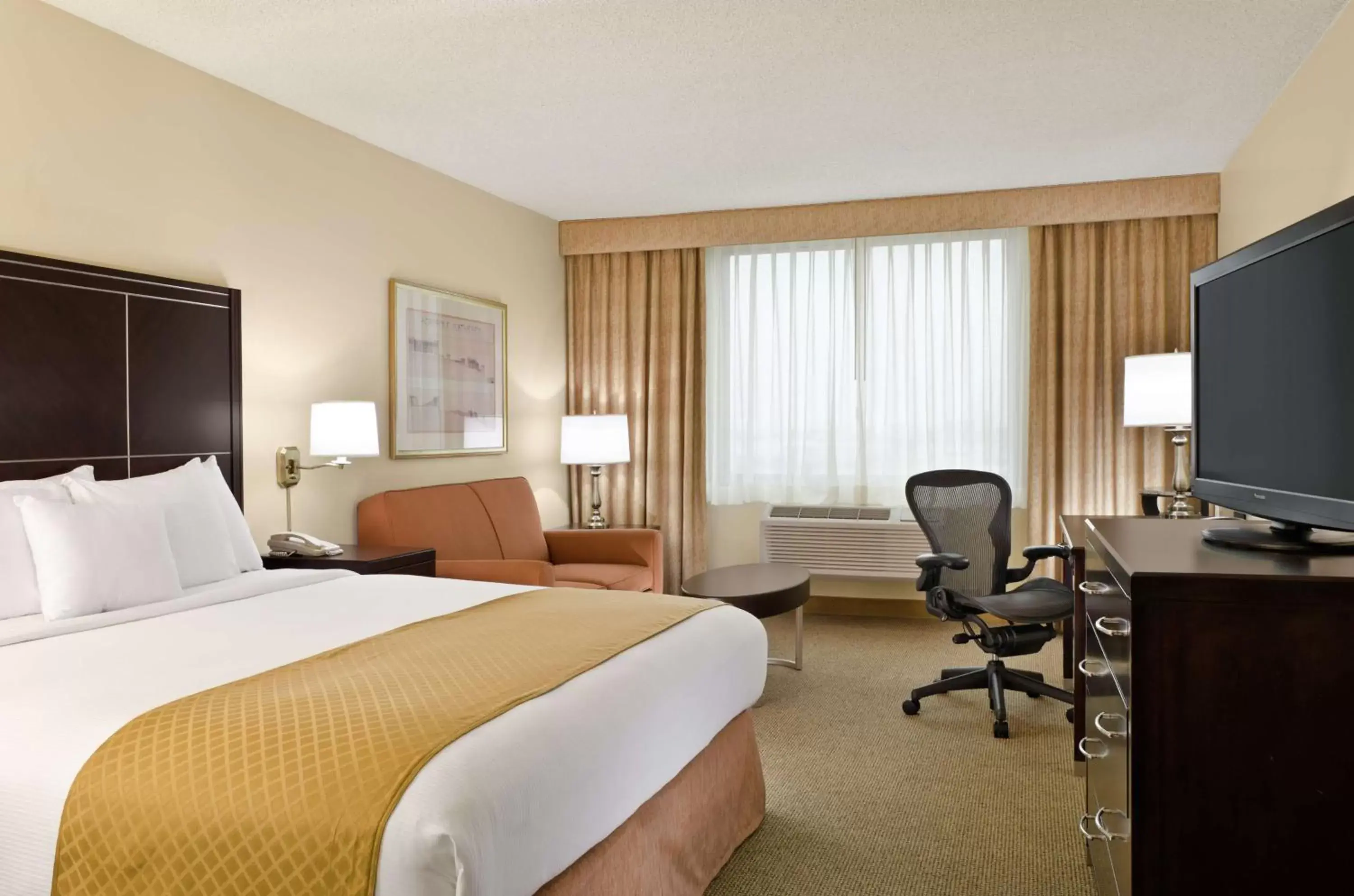 Premium Room in DoubleTree by Hilton Los Angeles/Commerce Premium Room in DoubleTree by Hilton Los Angeles/Commerce