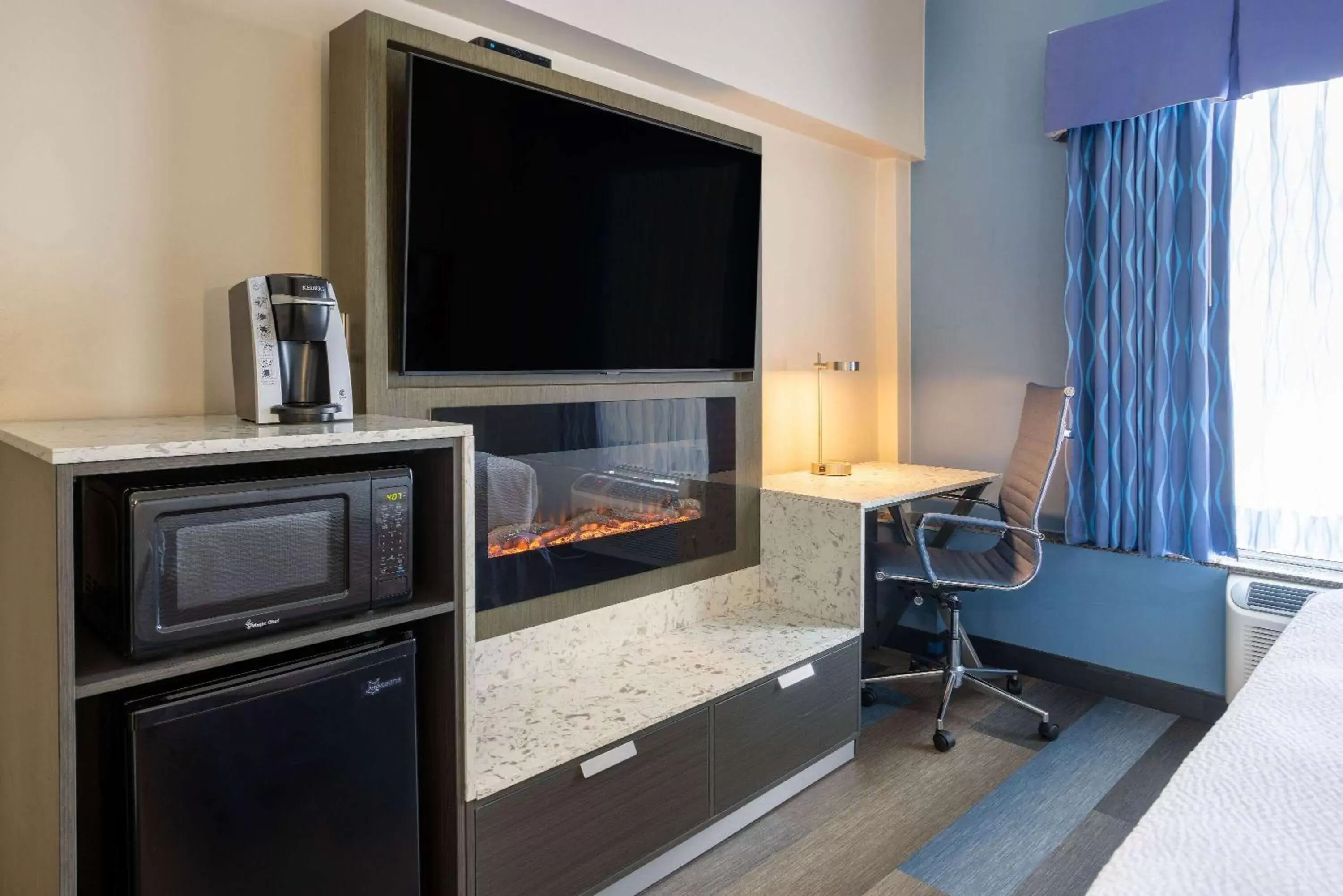 King Room - Mobility Access/Non-Smoking in Days Hotel by Wyndham North Bergen King Room - Mobility Access/Non-Smoking in Days Hotel by Wyndham North Bergen