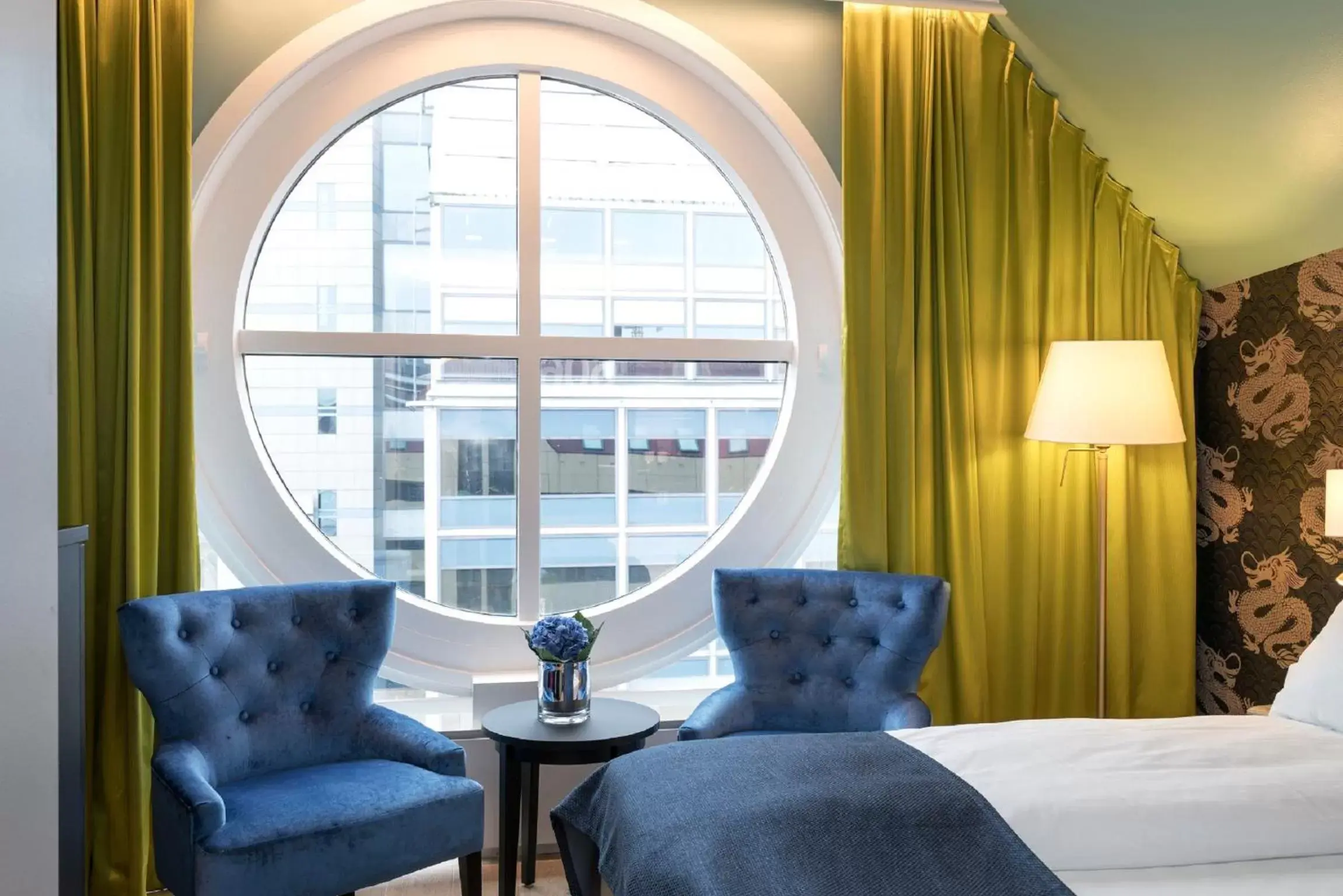 Standard Queen Room in Thon Hotel Terminus Standard Queen Room in Thon Hotel Terminus