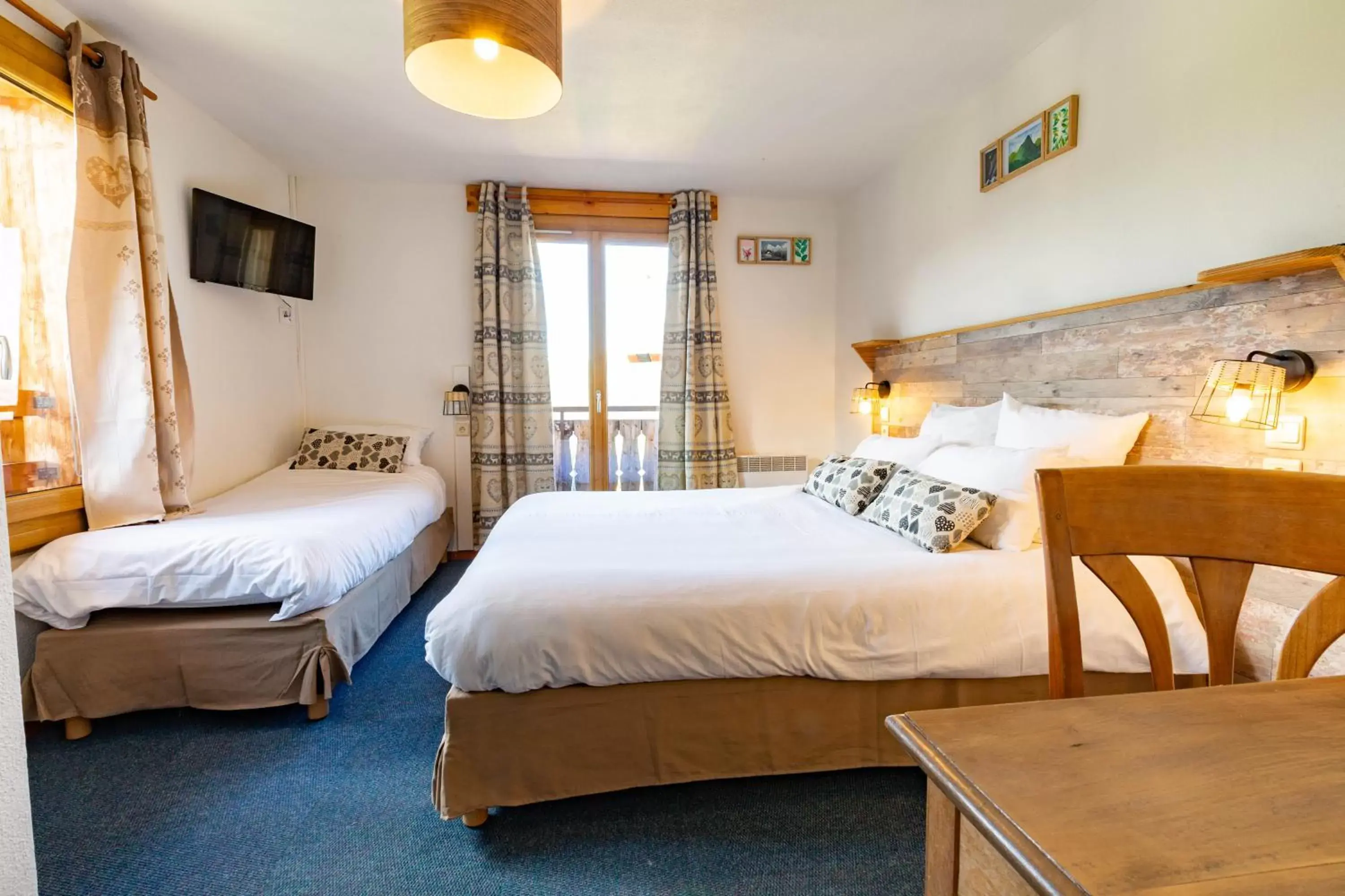 Triple Room with Mountain View in L'Escale (accès en télécabine) Triple Room with Mountain View in L'Escale (accès en télécabine)