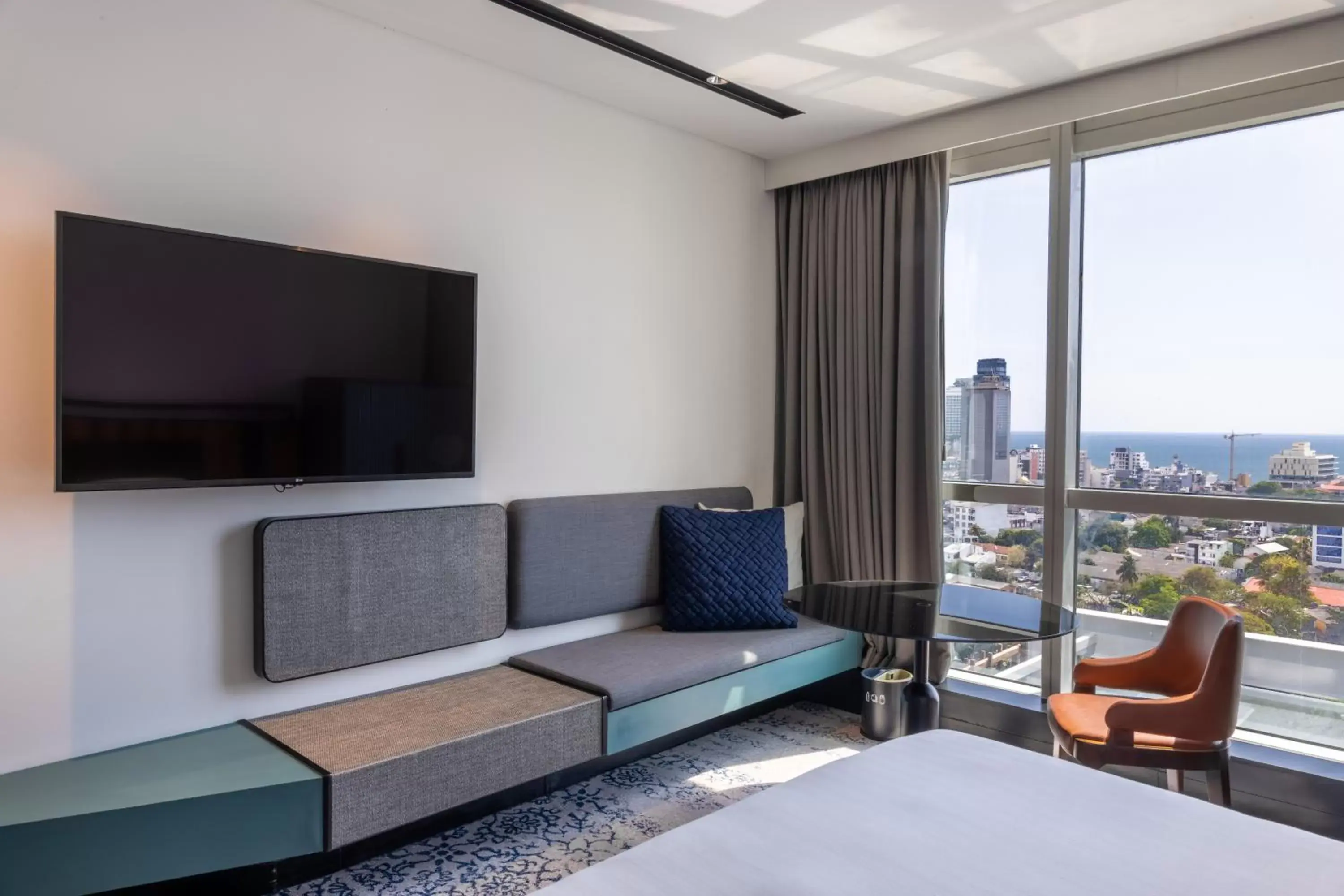 Premier King Room with Ocean View – Includes a 20% discount at Beira Kitchen and Ala Carte in Courtyard by Marriott Colombo Premier King Room with Ocean View – Includes a 20% discount at Beira Kitchen and Ala Carte in Courtyard by Marriott Colombo