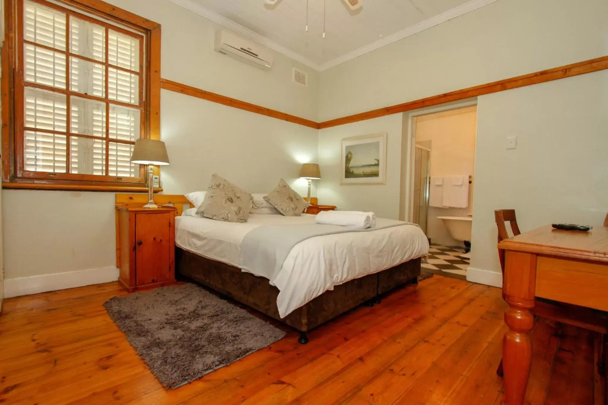 Twin Room in Coweys Corner Twin Room in Coweys Corner